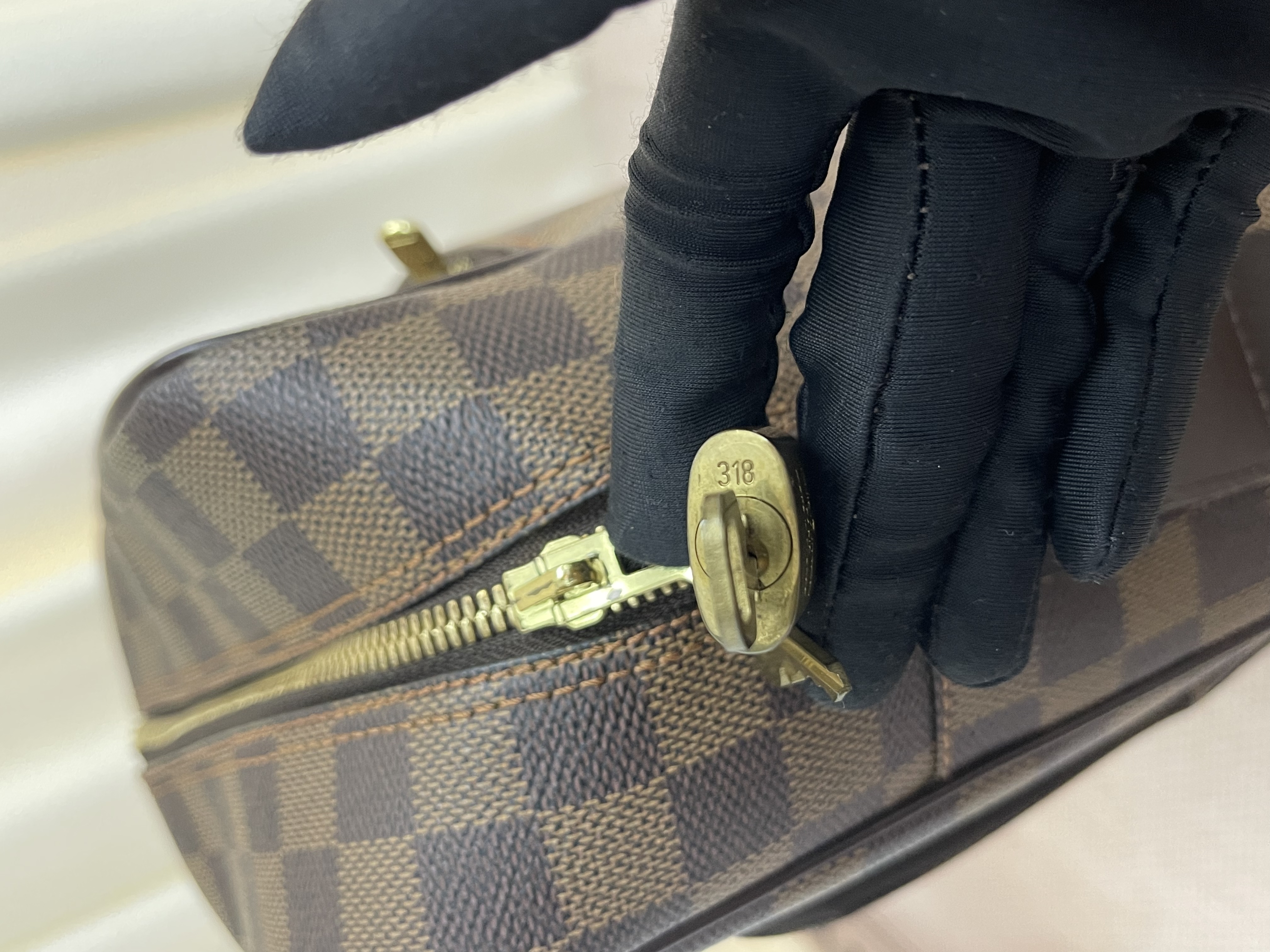 Pre-owned Louis Vuitton Damier Ebene Olav MM/ Product Code: 26042408