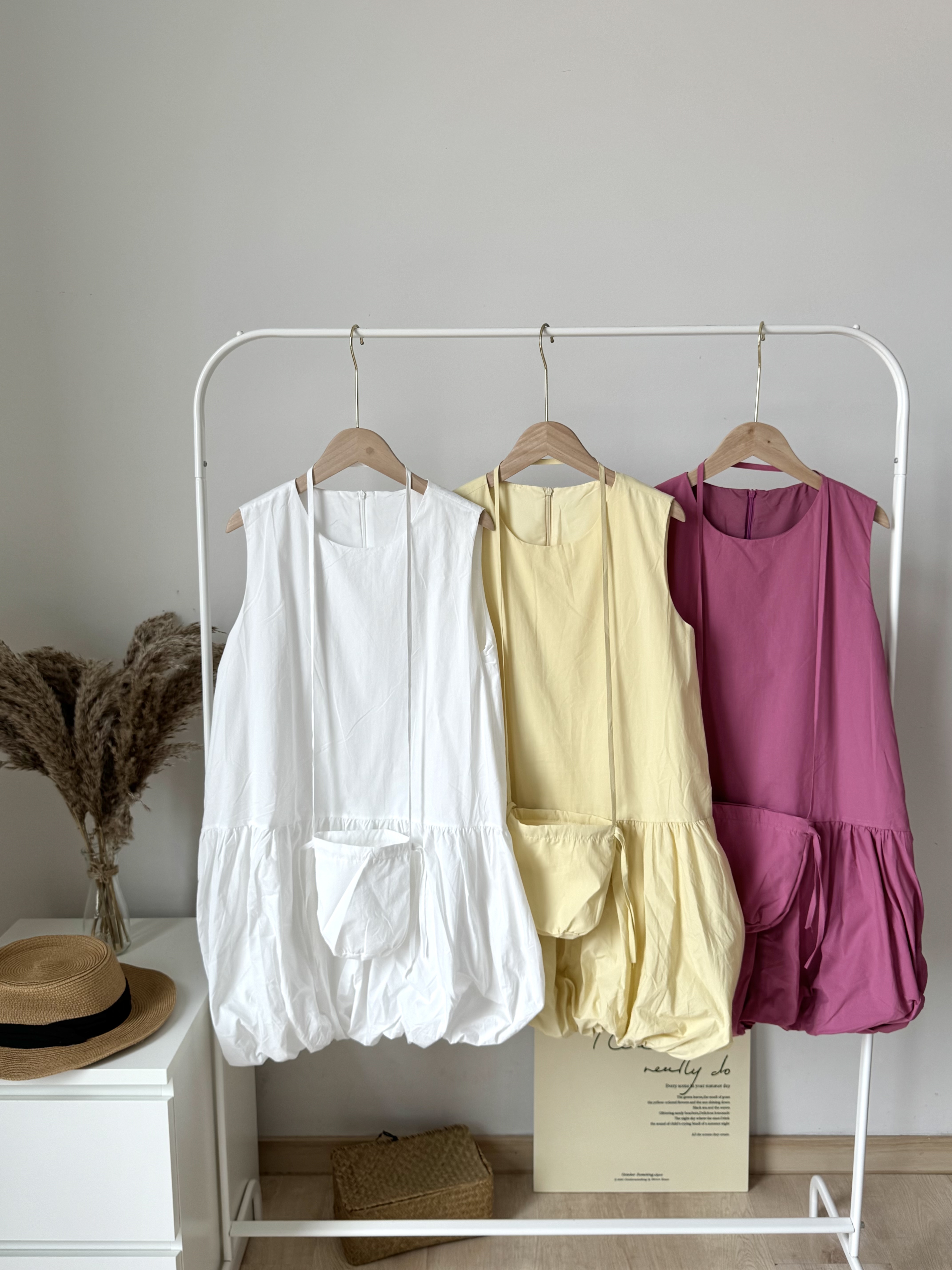 Agnes Puffy Dress free small crossbody bag 韩系减龄甜美背心花苞连衣裙配送🎁同色包包 ( 3 colours )