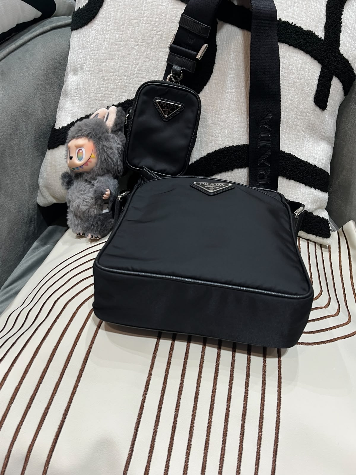 PRADA Re-Nylon Shoulder Bag 2VH112 black 100%Authentic, 98%new ✅card booklet ✅dust bag 