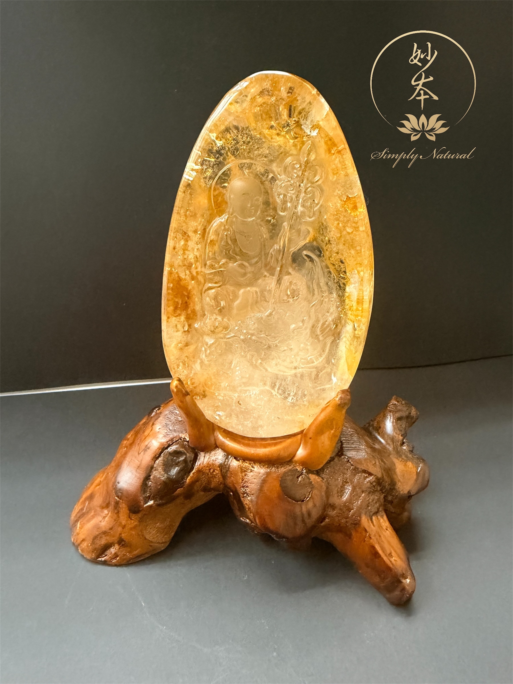 #3 地藏像及坐騎諦聽雕刻在天然黃膠花水晶 （已加持）全高16.5cm
