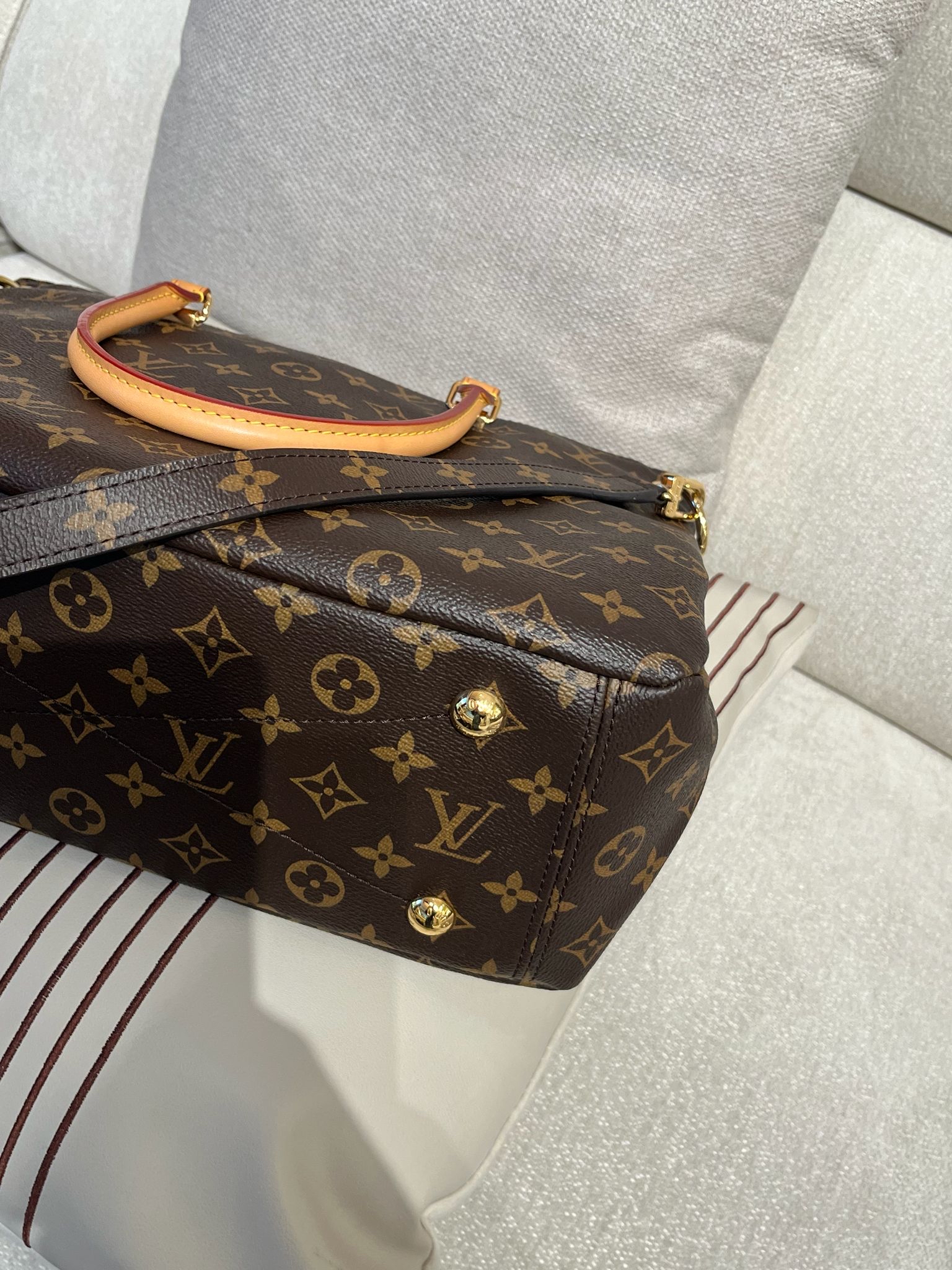 LV Pallas MM Monogram 100%Authentic, 98%New ✅Strap ✅Dust bag