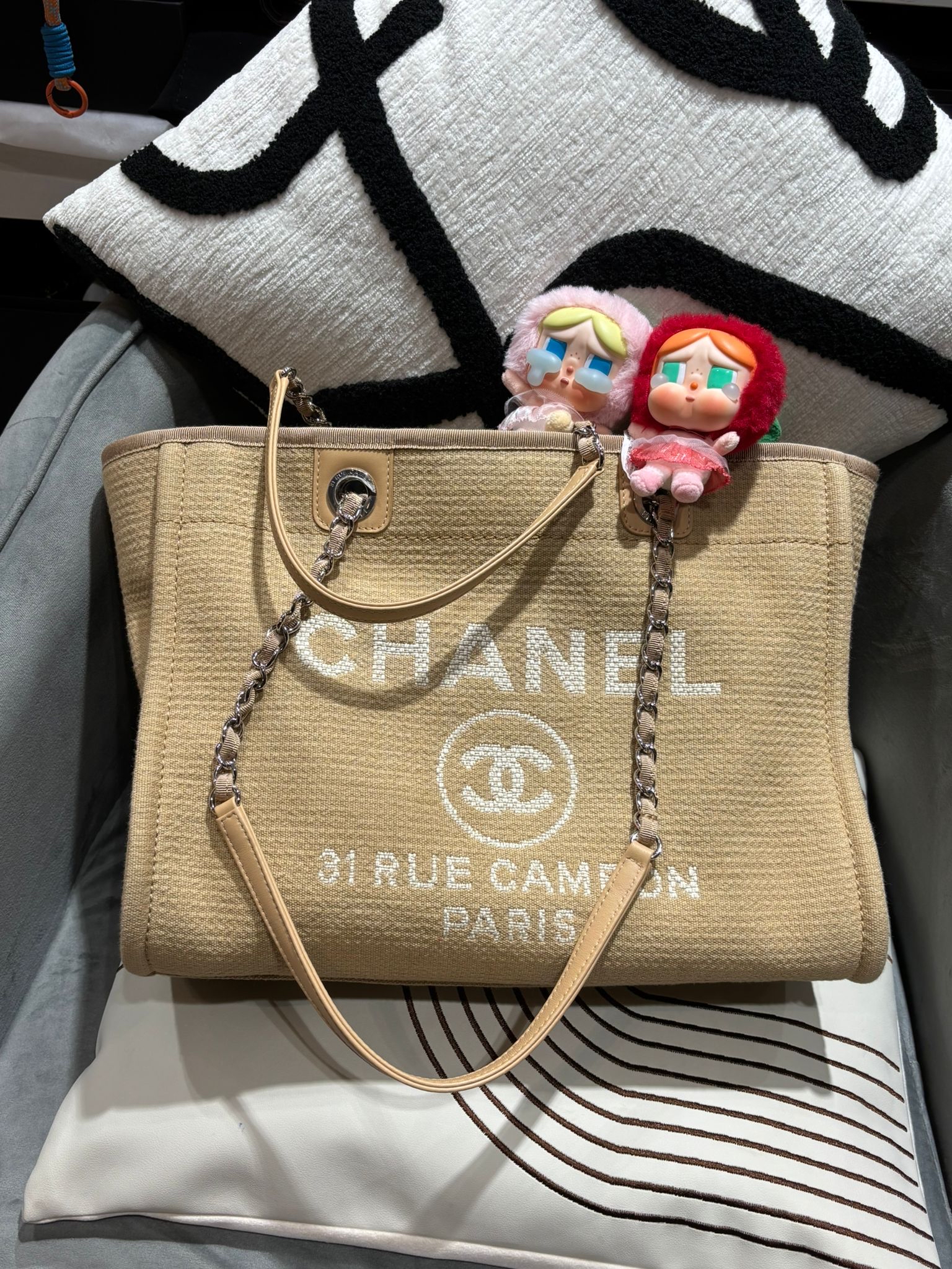 Chanel deauville tote bag with pouch 100%Authentic,98%new ✅晶片✅dust bag✅pouch 