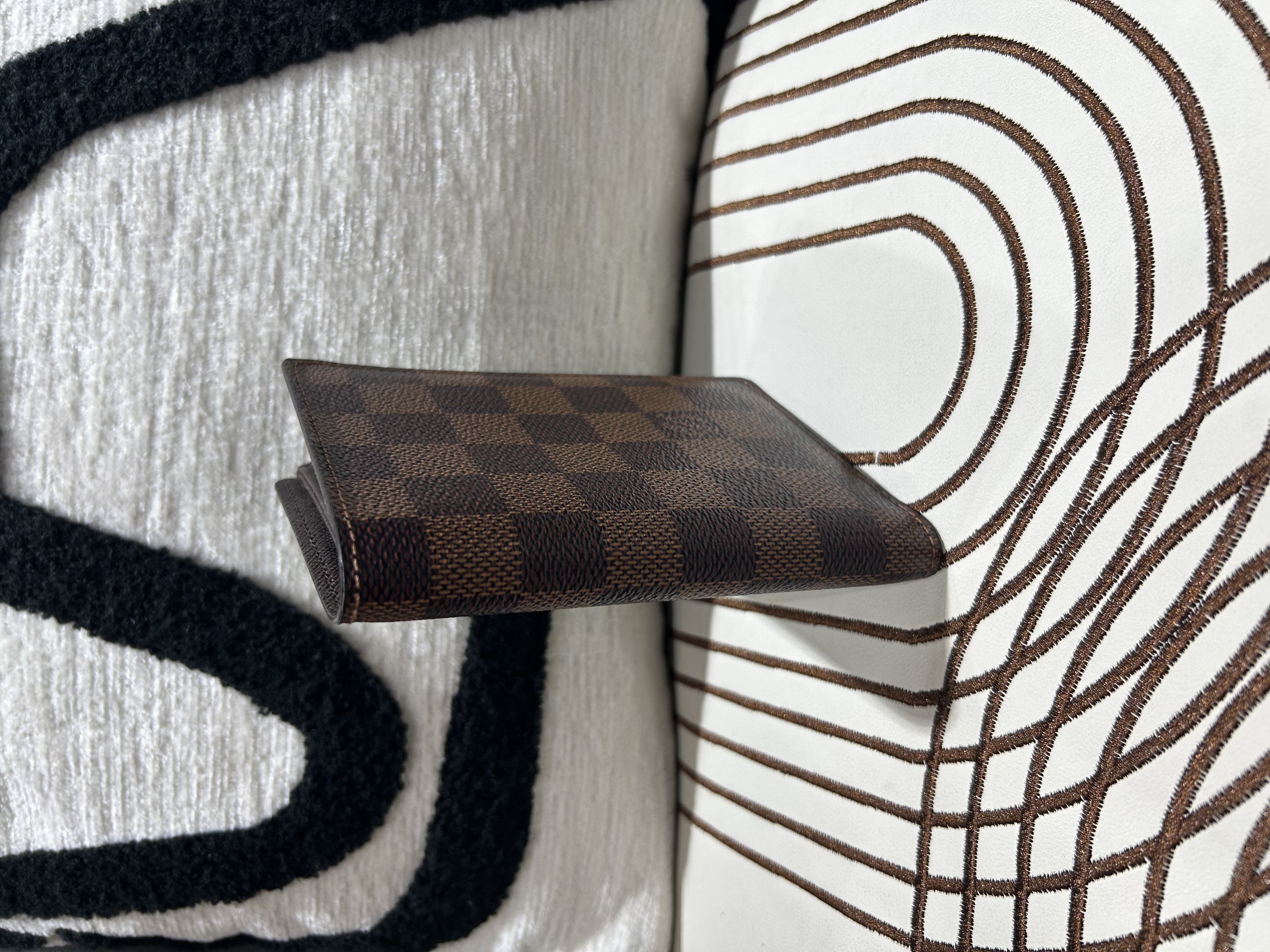 LV Portefeuille James Damier Short Wallet N63023 100%Authentic, 98%New 
