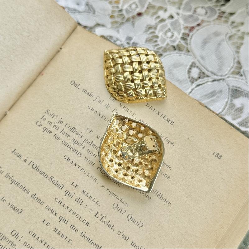Vintage Made in France Bluette Golden Eye Shape Plaid Work Shoe Clips (MT2070-14)