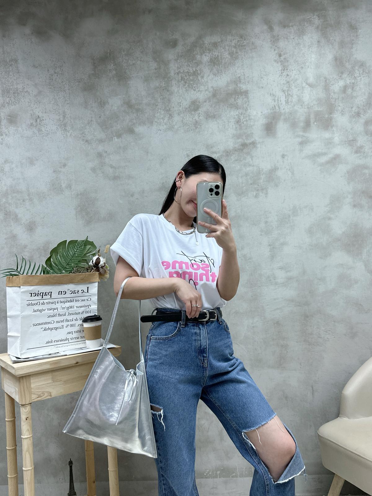 P12 彩色英文字Print Tee