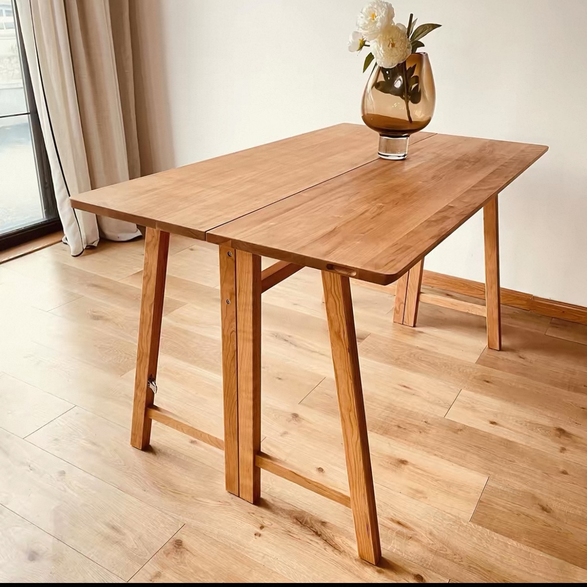 三摺疊實木變形餐枱 細空間魔術師 多功能可擴展 環保耐用物料 table