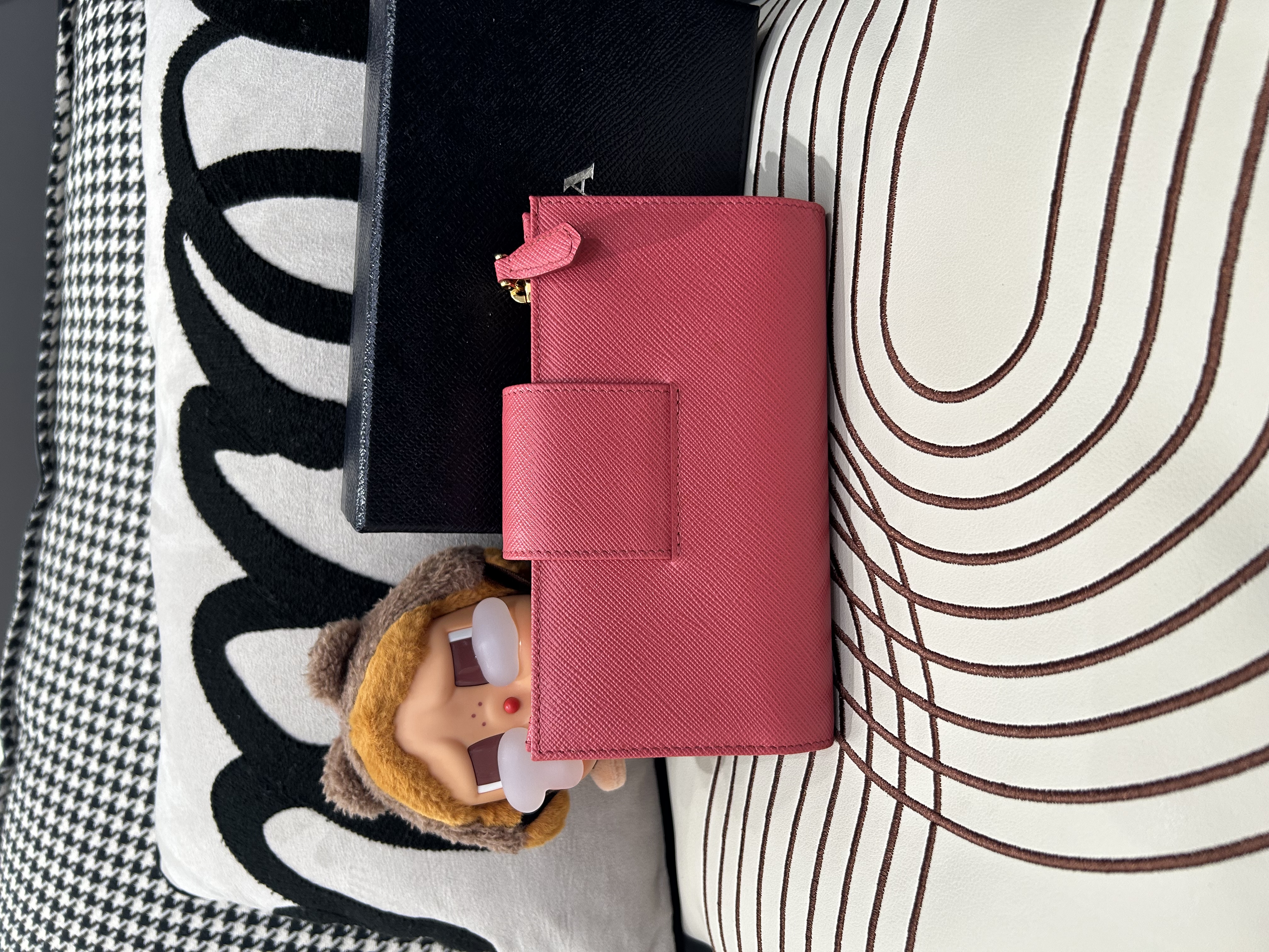 未使用品 Prada wallet 牛皮金扣 100%Authentic,unused  ✅box