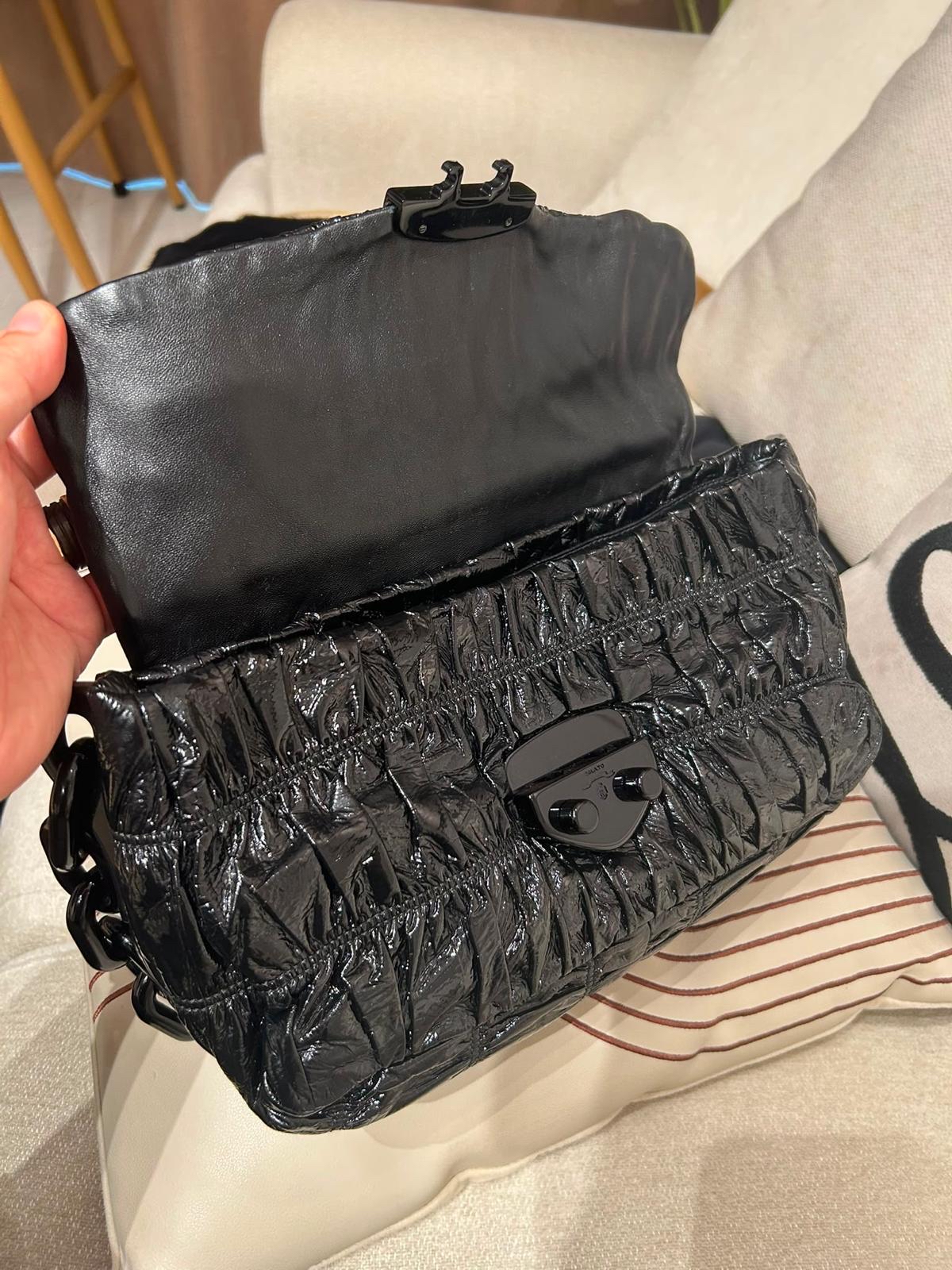 Prada So Black Shoulder Bag 油蠟皮 100%Authentic, 98%New ✅Dust bag