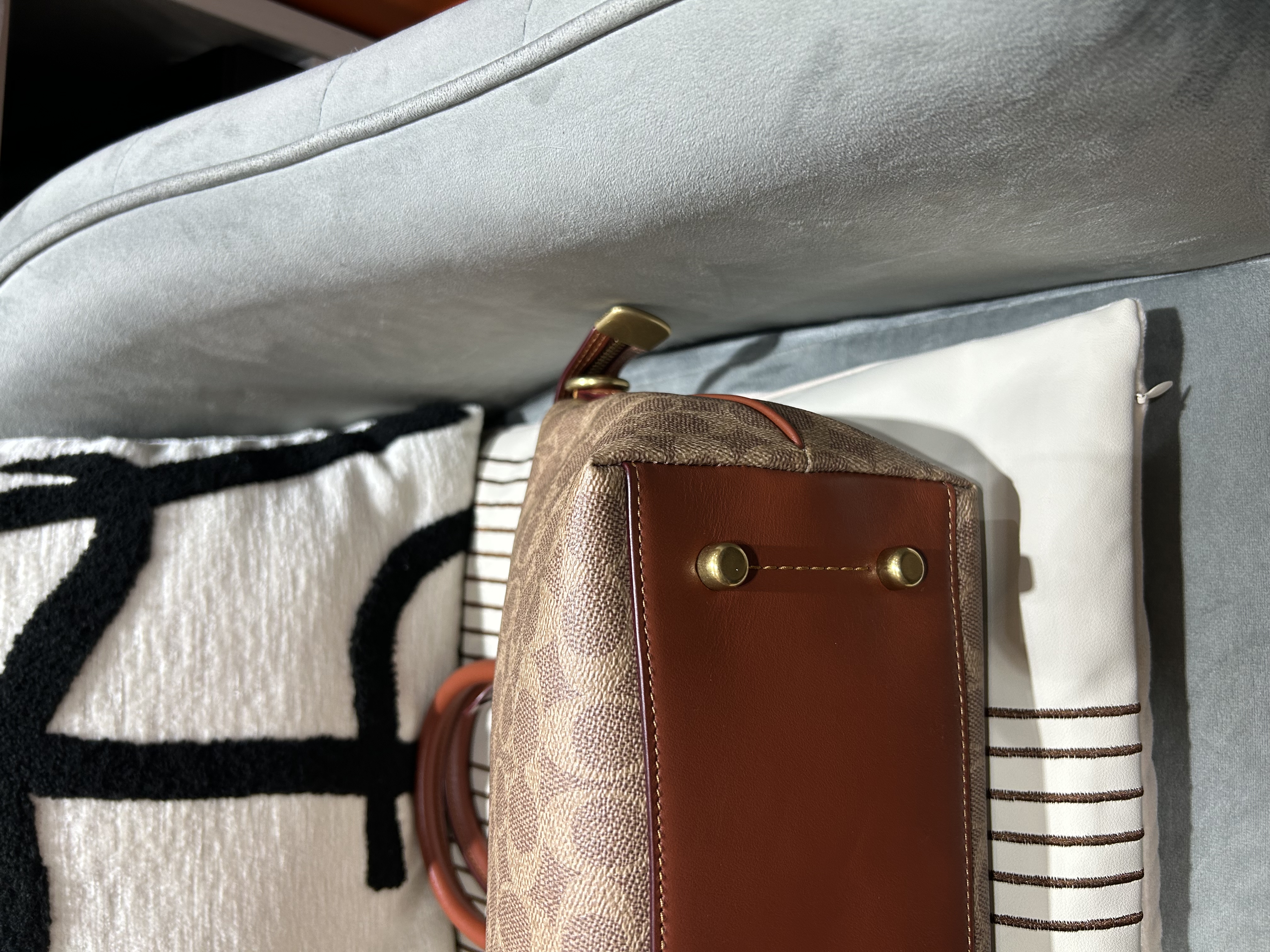Coach 2Way Bag 100%Authentic, 98%New ✅Dust bag