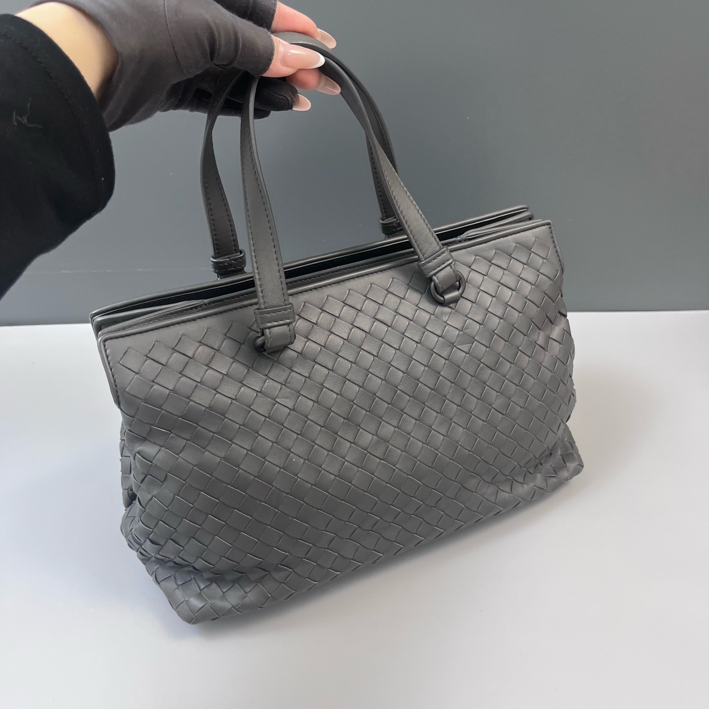 【預訂貨品】BV 灰色編織tote bag