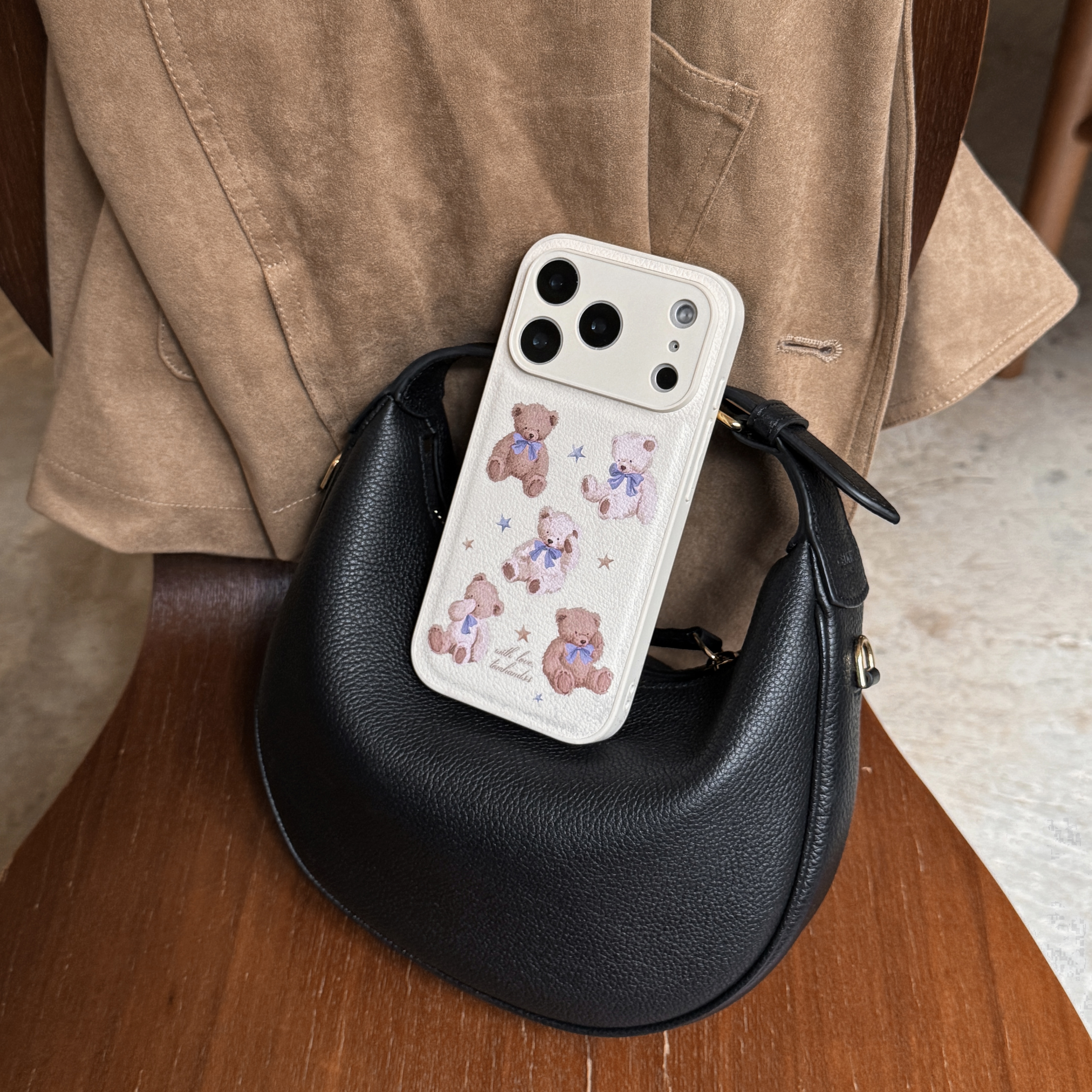 【2026ver. The Childhood Teddy】米白PU皮款iPhone Case