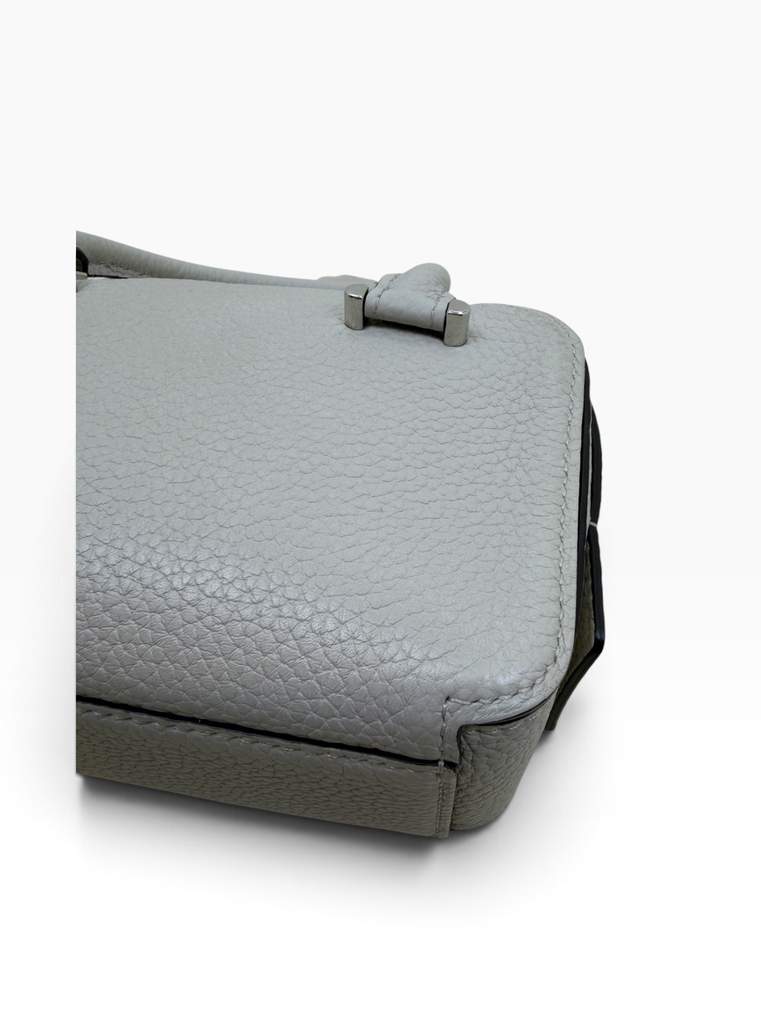 Pre owned  delvaux nano size k08241