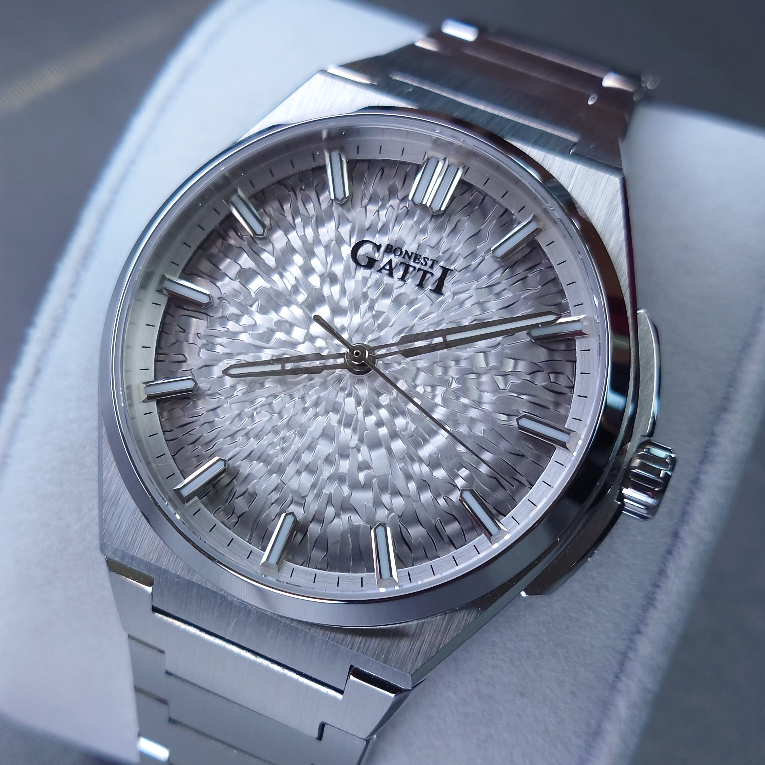 Bonest Gatti 冰裂紋一體式錶帶自動錶 BG8013-S2 Silver