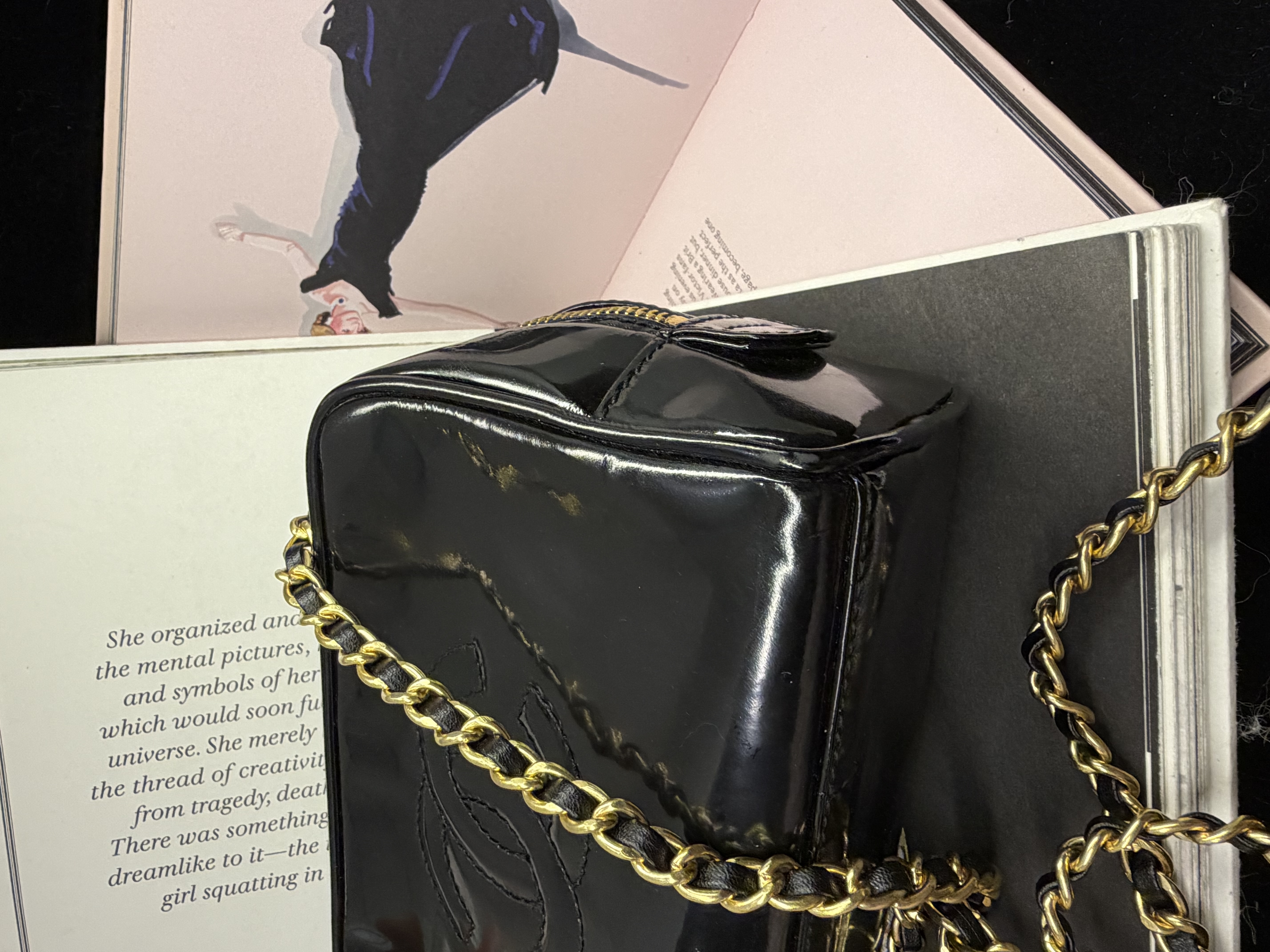 vintage chanel cc patent leather vanity bag