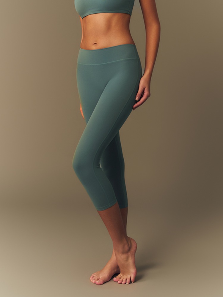 【低腰美型8分Leggings】預購_高強支撐Compression Low-rise Cropped Leggings by Grandeline