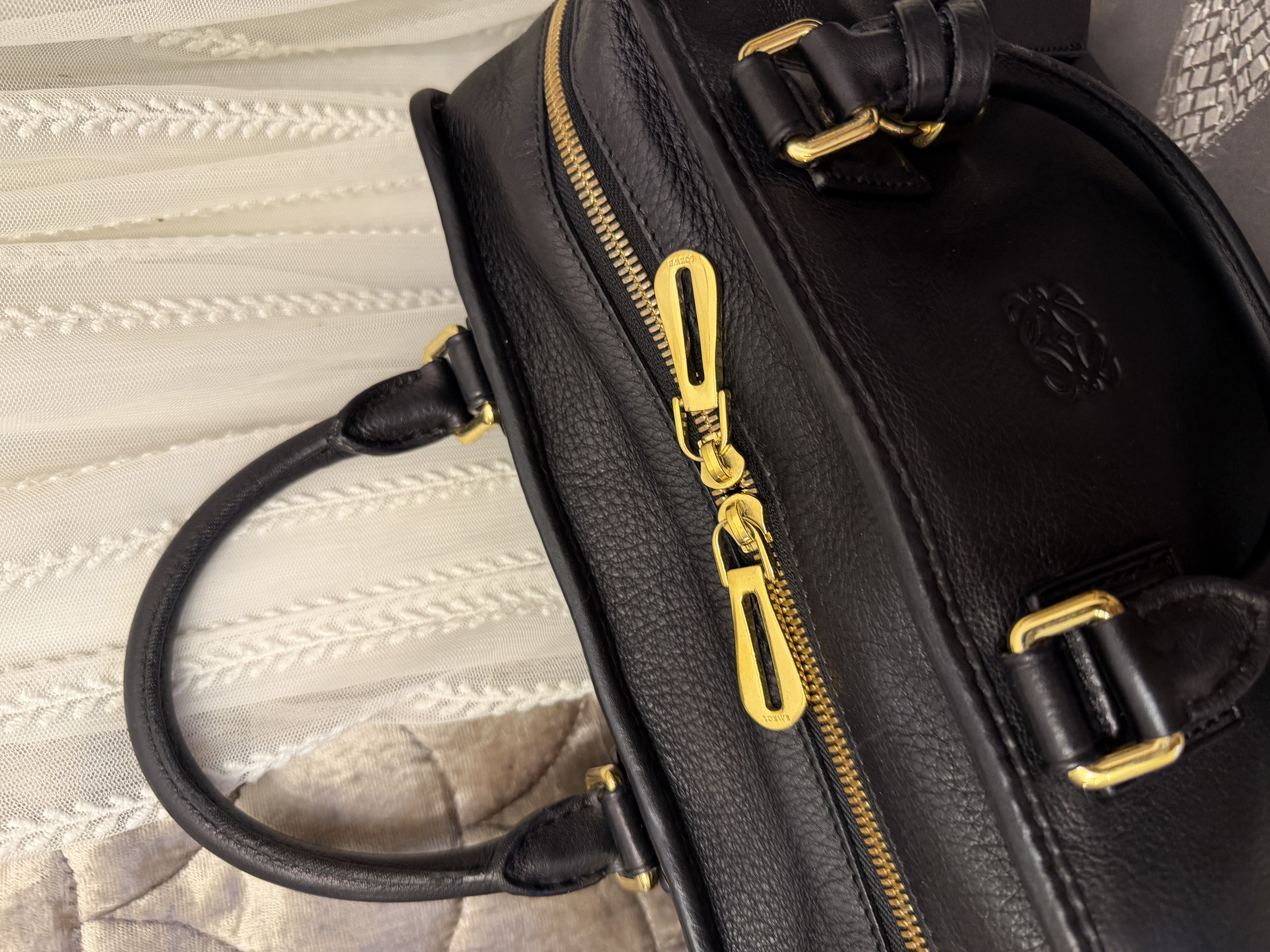 loewe amazona 28 black bag 