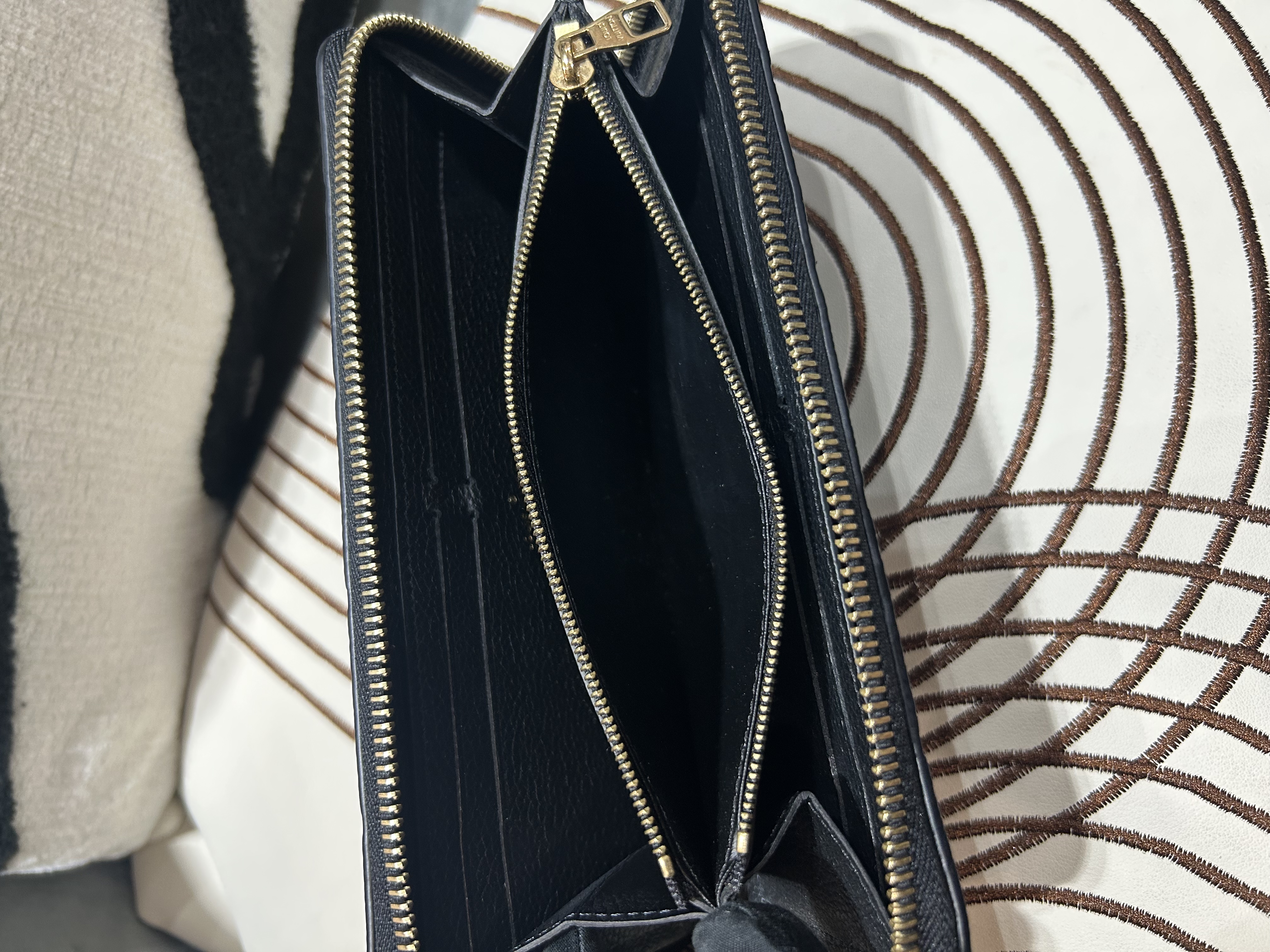 LV Clemence Long Zip Wallet M60171 Black Calfskin 100%Authentic, 98%New ✅NFC✅收據✅Dust bag✅Box