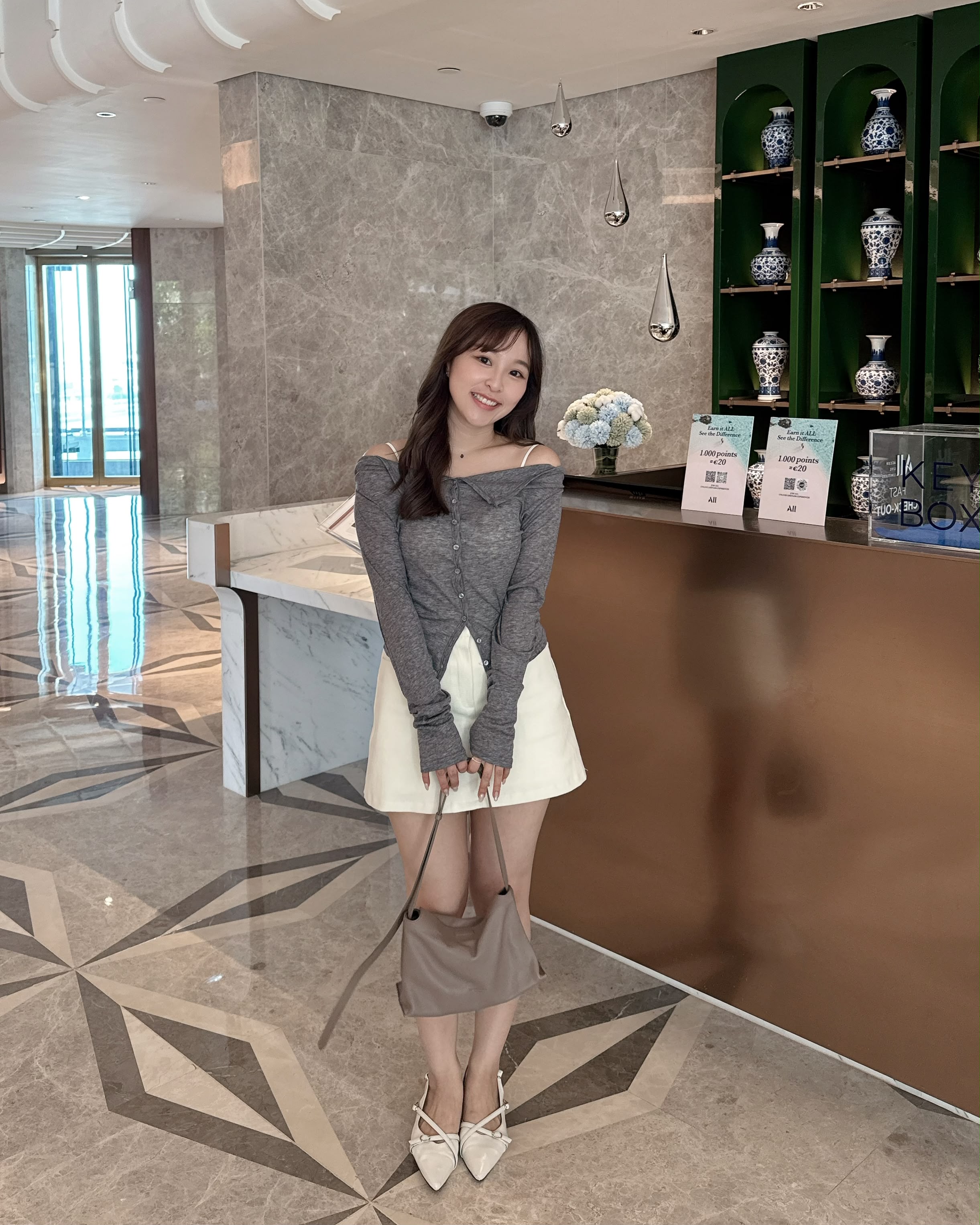 【慵懶午後】微露肩斜領排扣親膚上衣