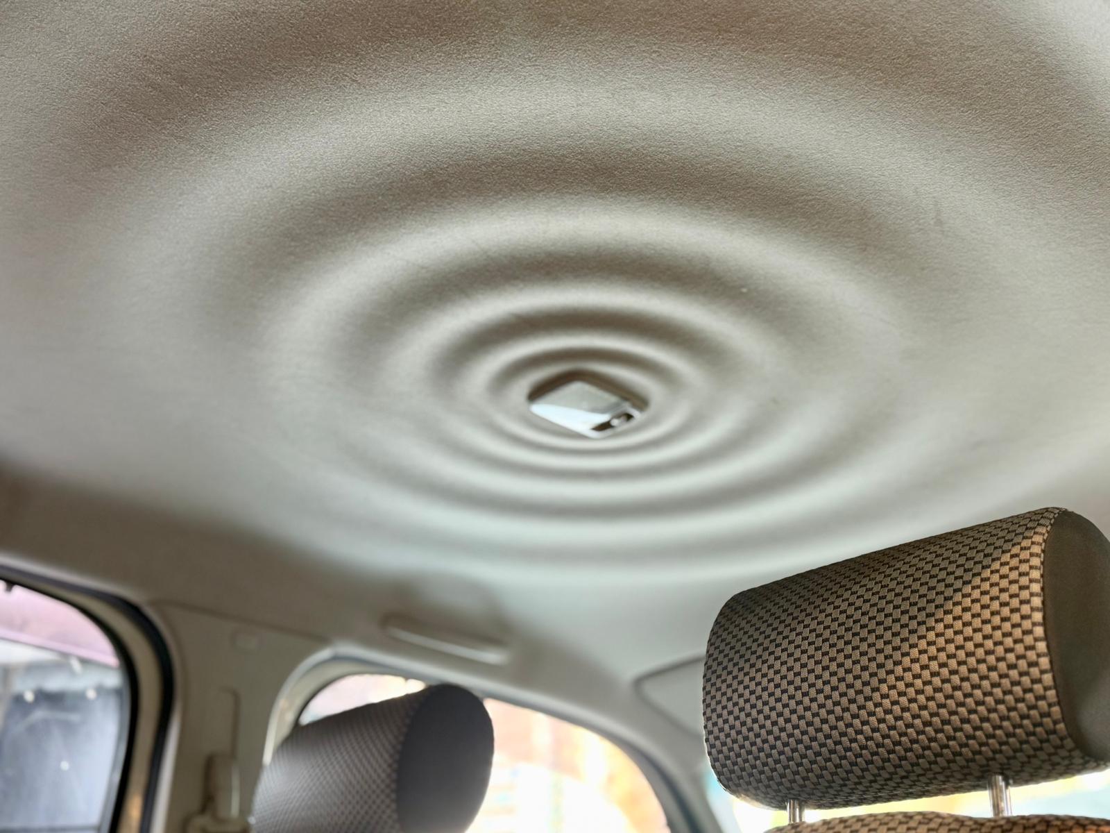 Nissan CUBE RIDER 2010
