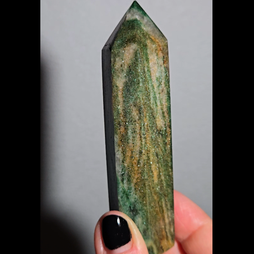 Sparkly green and golden mica fuchsite tower - MCA64