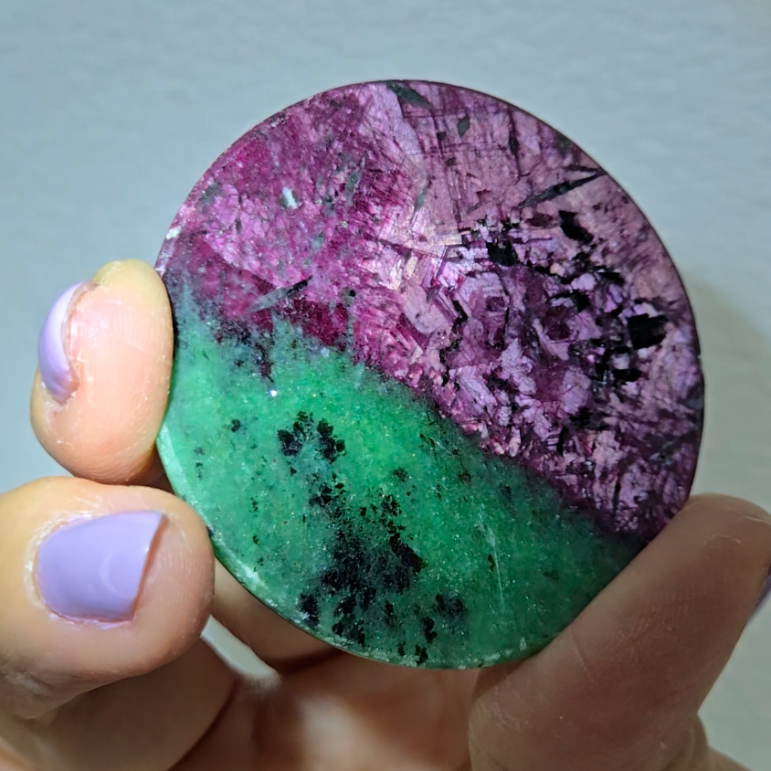 Ruby in zoisite cabochon with intense UV - RBY1