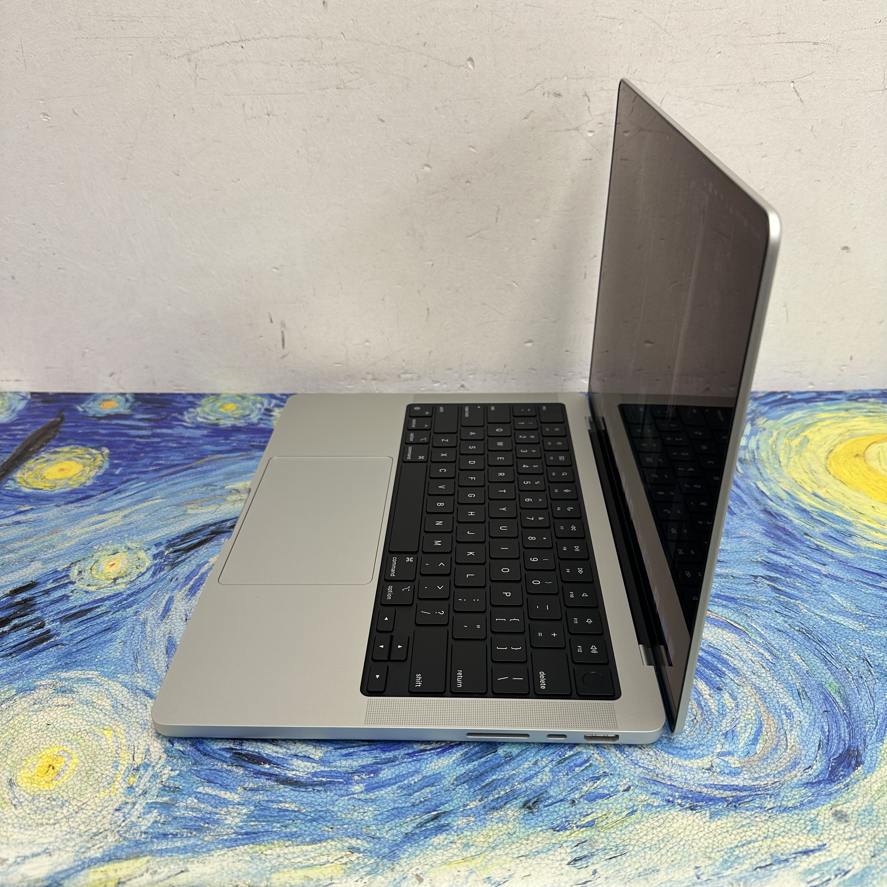 #5791 Apple MacBook M4 Pro 2024 M4 Pro CPU/24GB Ram/512GB SSD/12核心GPU/Liquid Retina XDR Mon/14吋/銀色/ MacBook Pro M4 / MacbookPro M4 Pro / Laptop / Notebook / Ultrabook / Netflix/ YouTube 