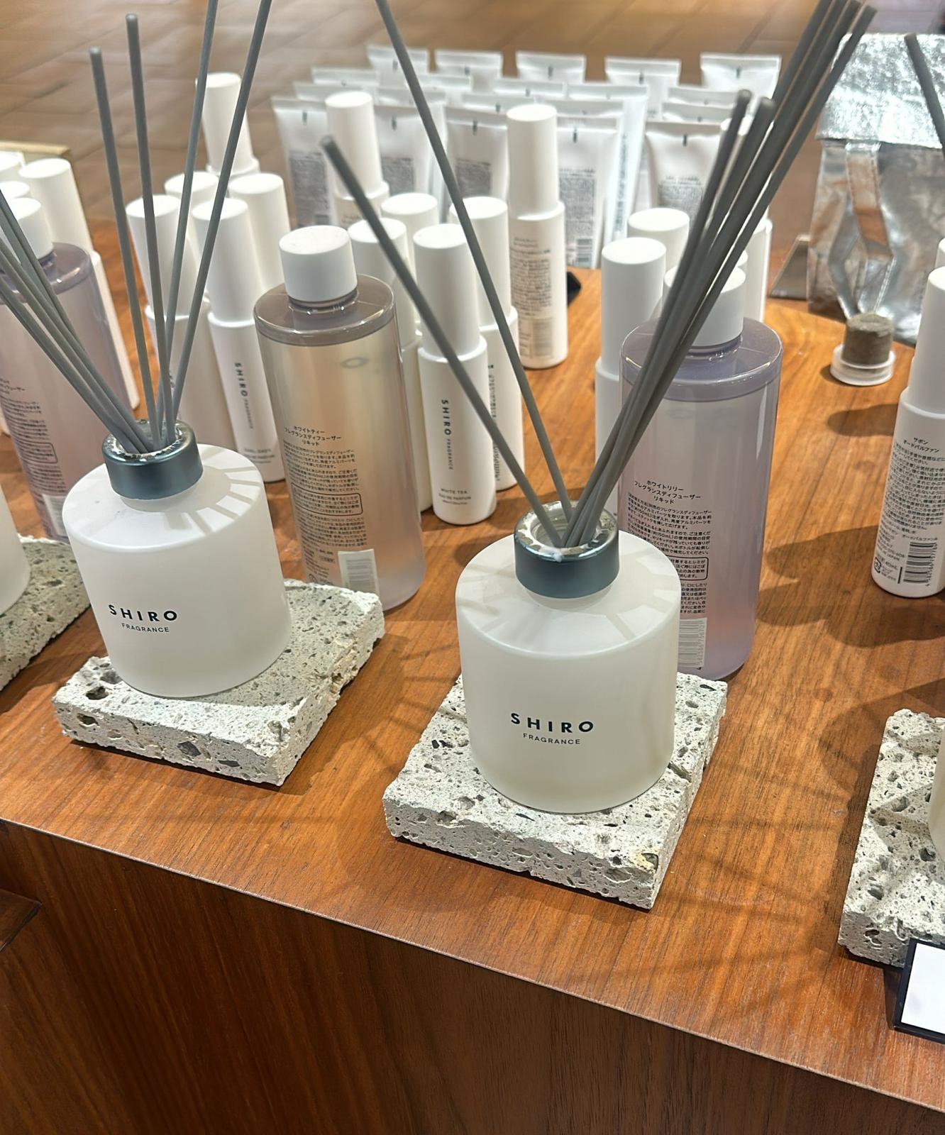 Shiro home diffuser 系列 A savon 皂香 B earl grey 伯爵茶 C white tee 白茶 D white lily白百合 E,桂花