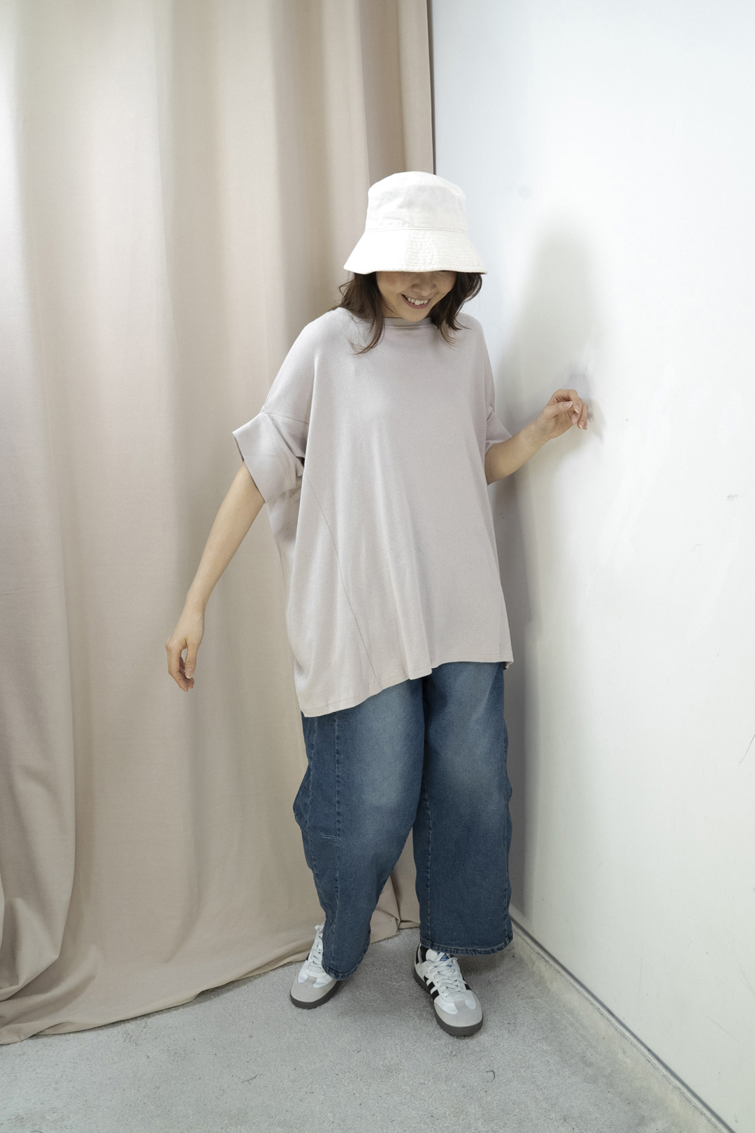 日系設計袖型寬鬆上衣(淡灰粉色）