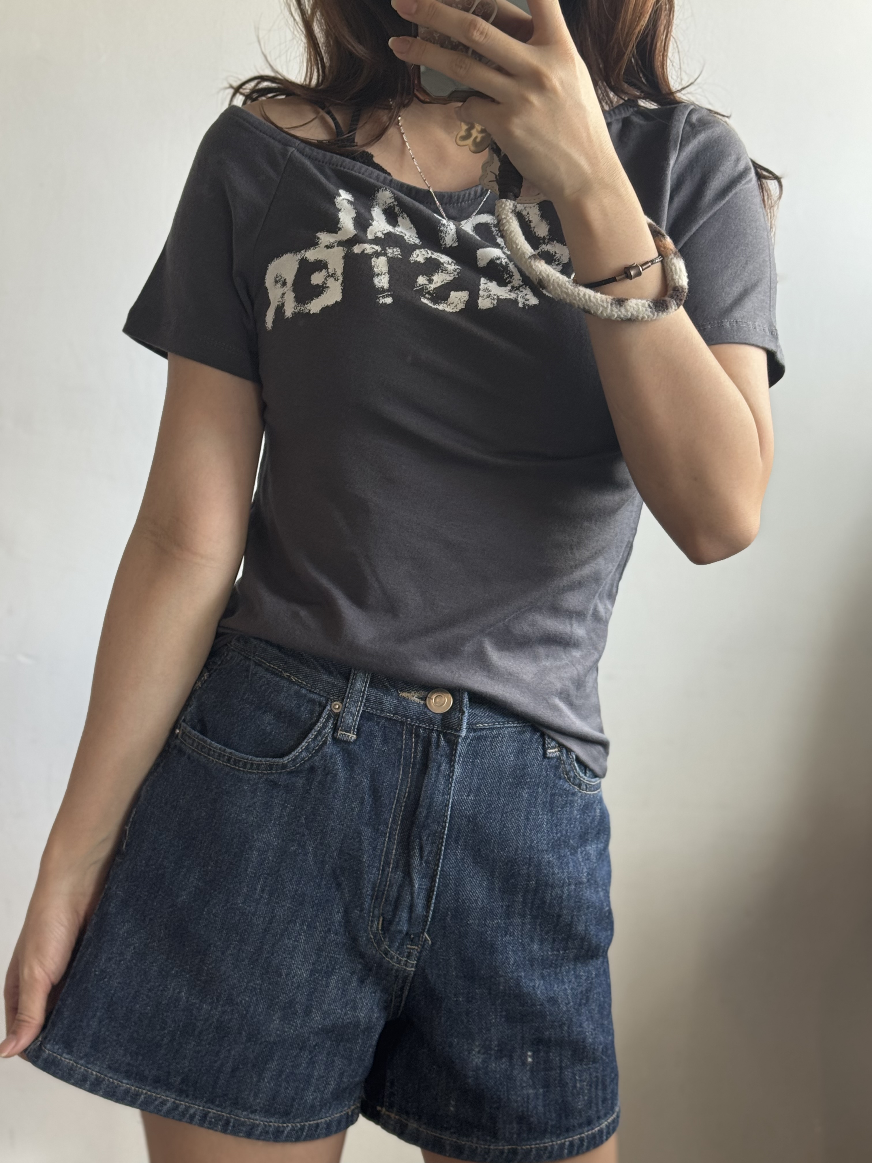 特價 斜膊英文字fit size top