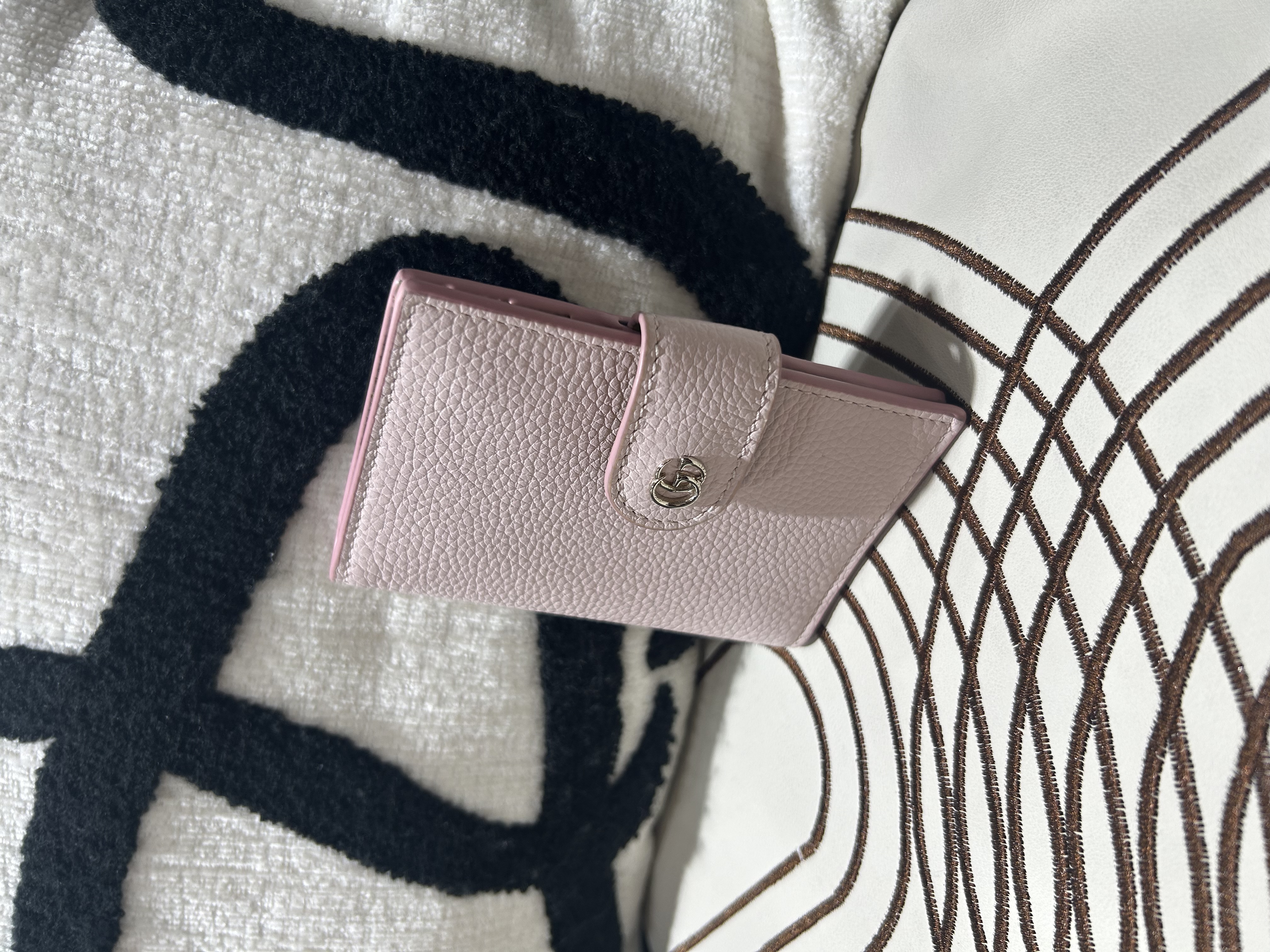Gucci Card holder Calfskin 100%Authentic, 99%New ✅Dust bag