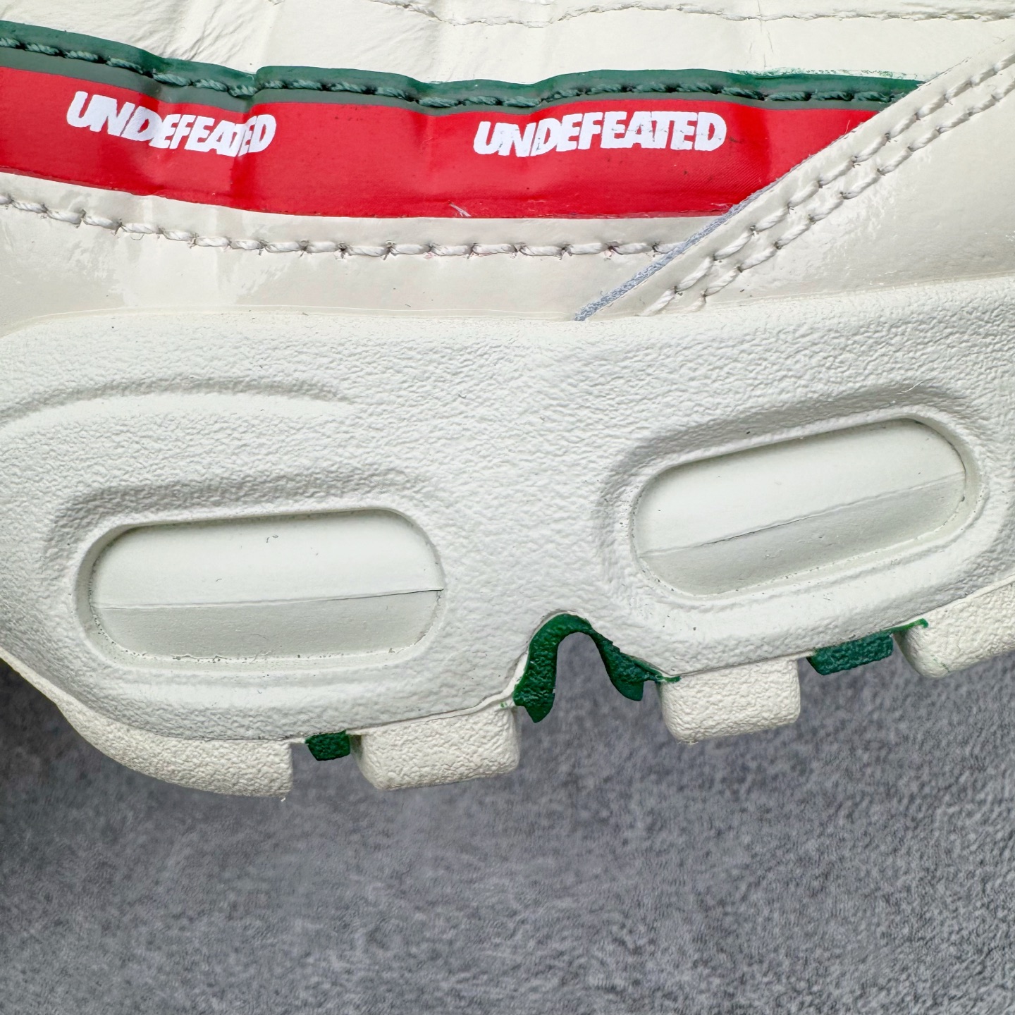 Nike Air Max 95 SPUndefeated Sail IB4453-100