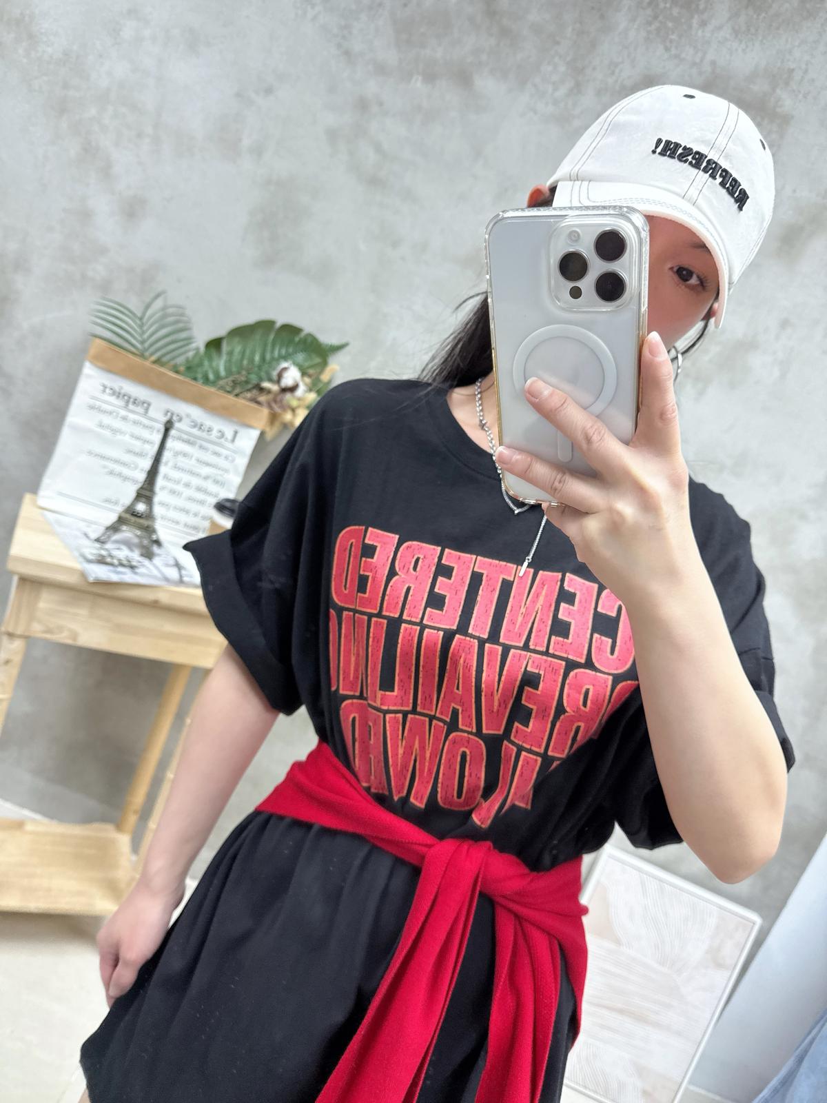 G04 擦色英文字Tee