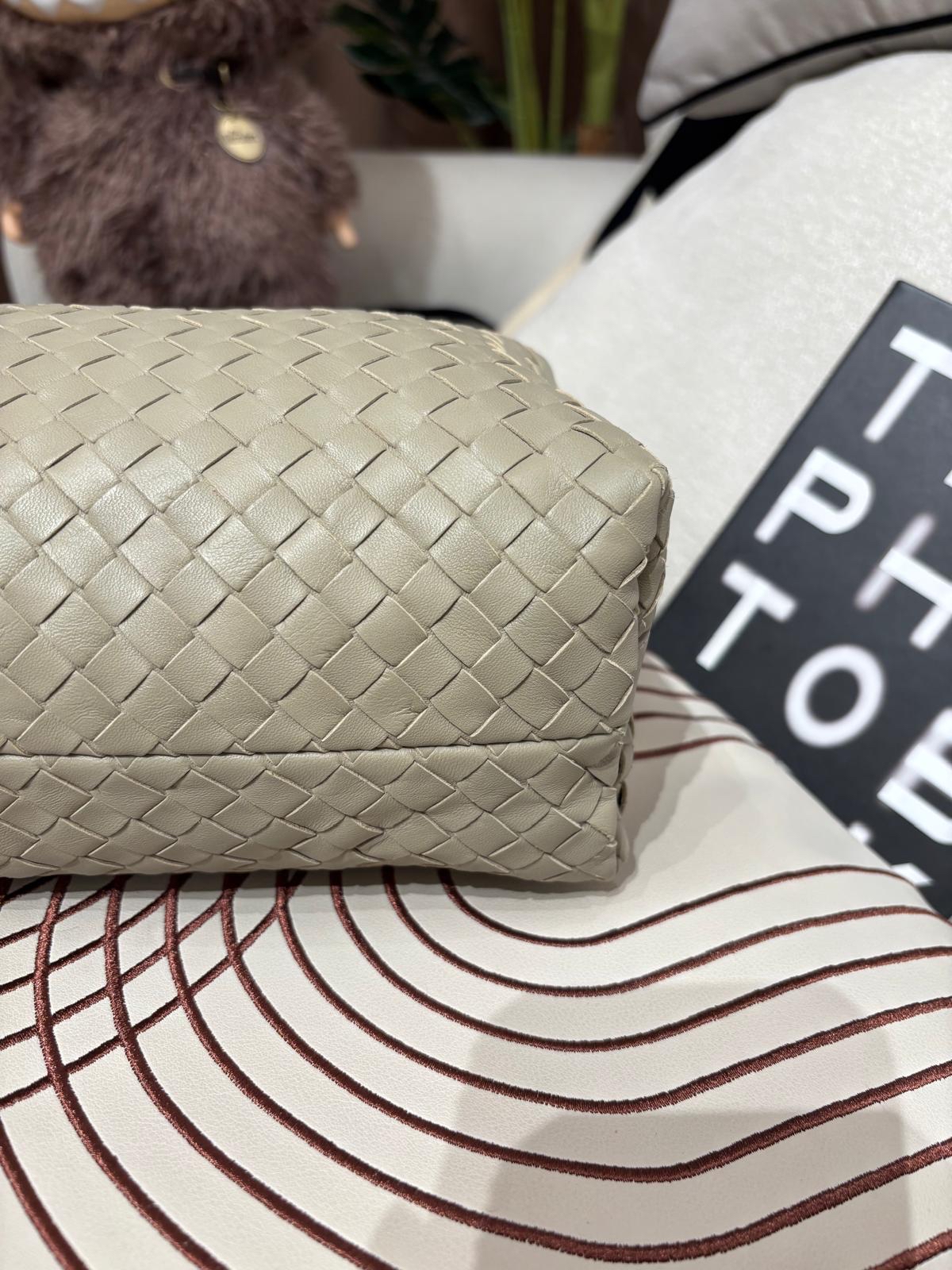 Bottega Veneta BV 飯盒包 100%Authentic, 98%bew ✅dust bag 