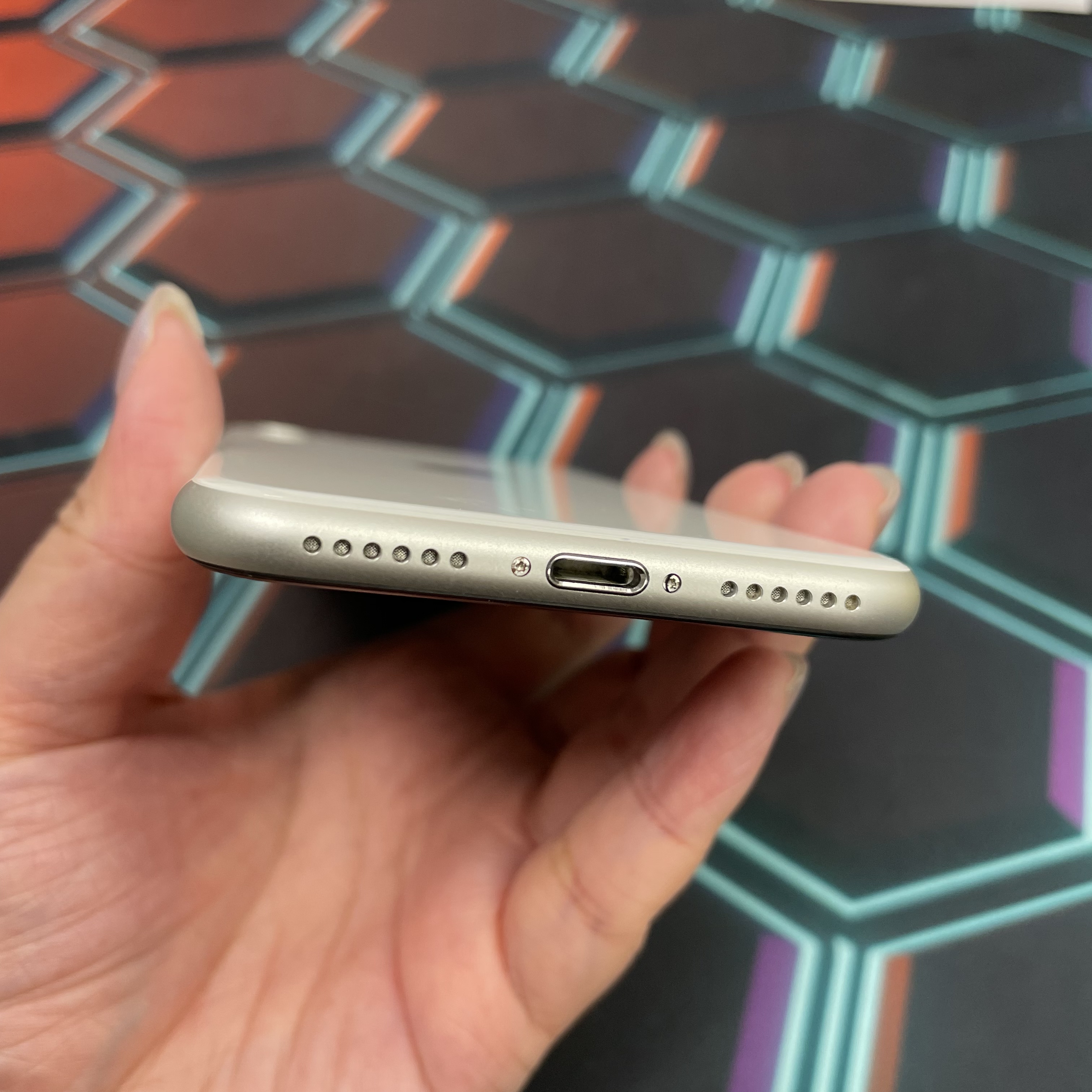 *7162 SE 2 完美機 128GB 電100 白色 white