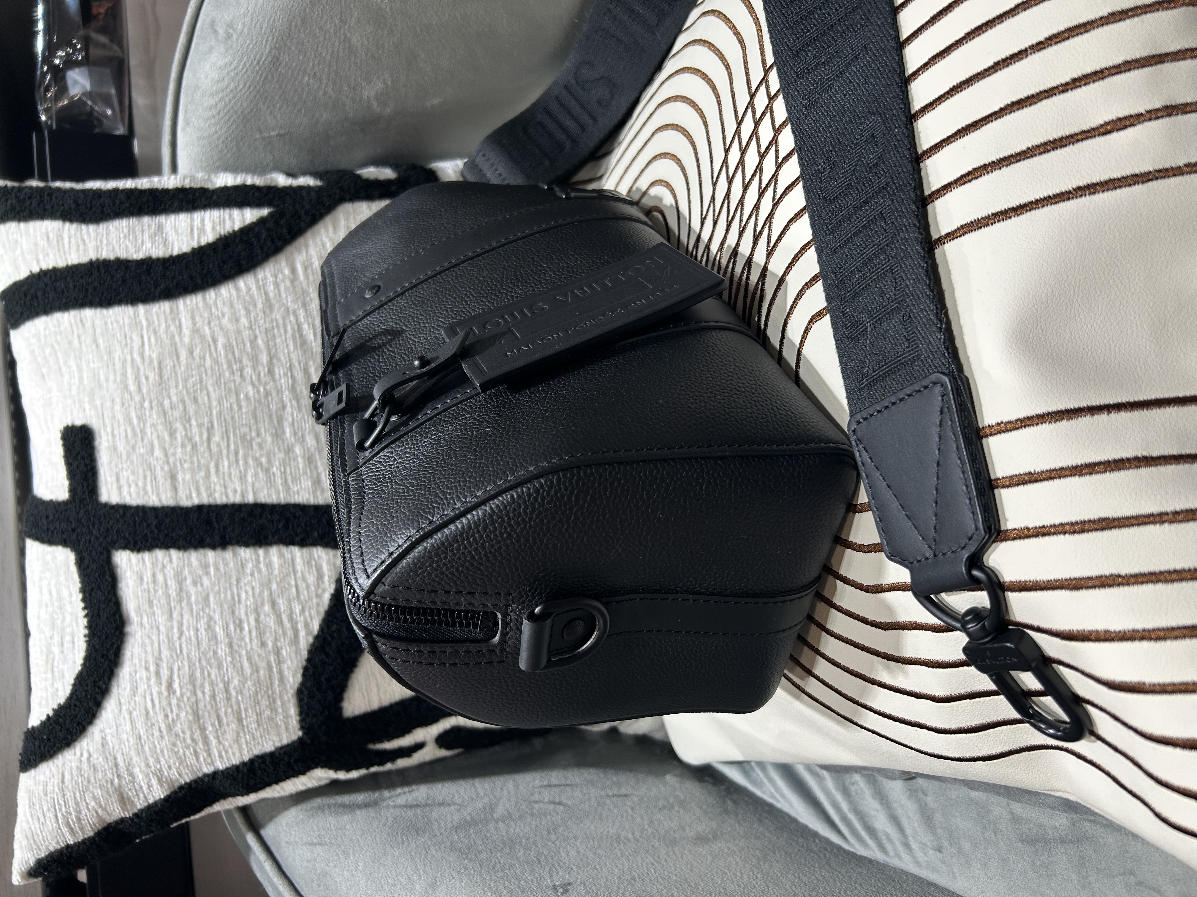 Lv city keepall M59255 黑色Aerogram粒面小牛皮 100%Authentic ,98%new ✅NFC✅dust bag✅盒