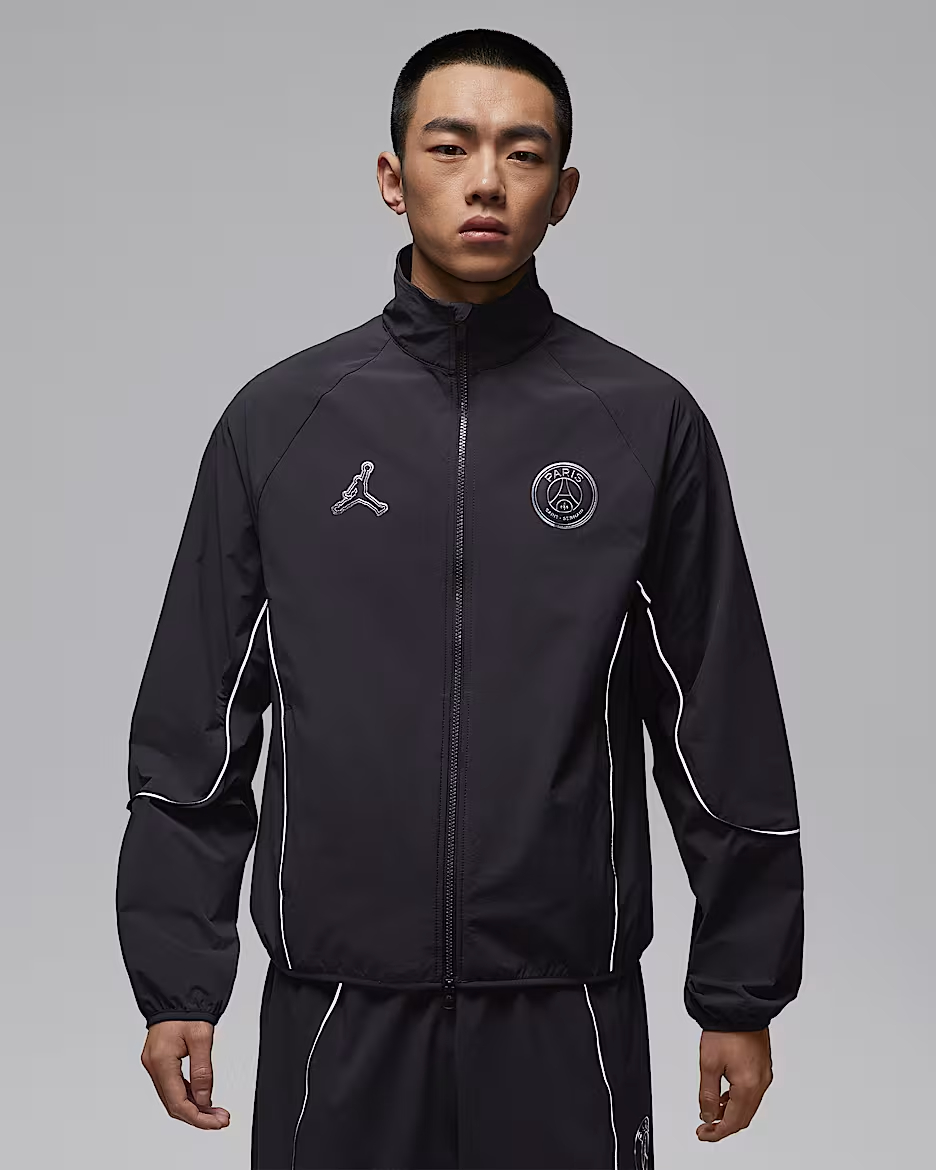 🌙⚽ **暗夜型格登場！ Nike Jordan x PSG "Night Edition" 聯名Anthem Jacket  IF3798