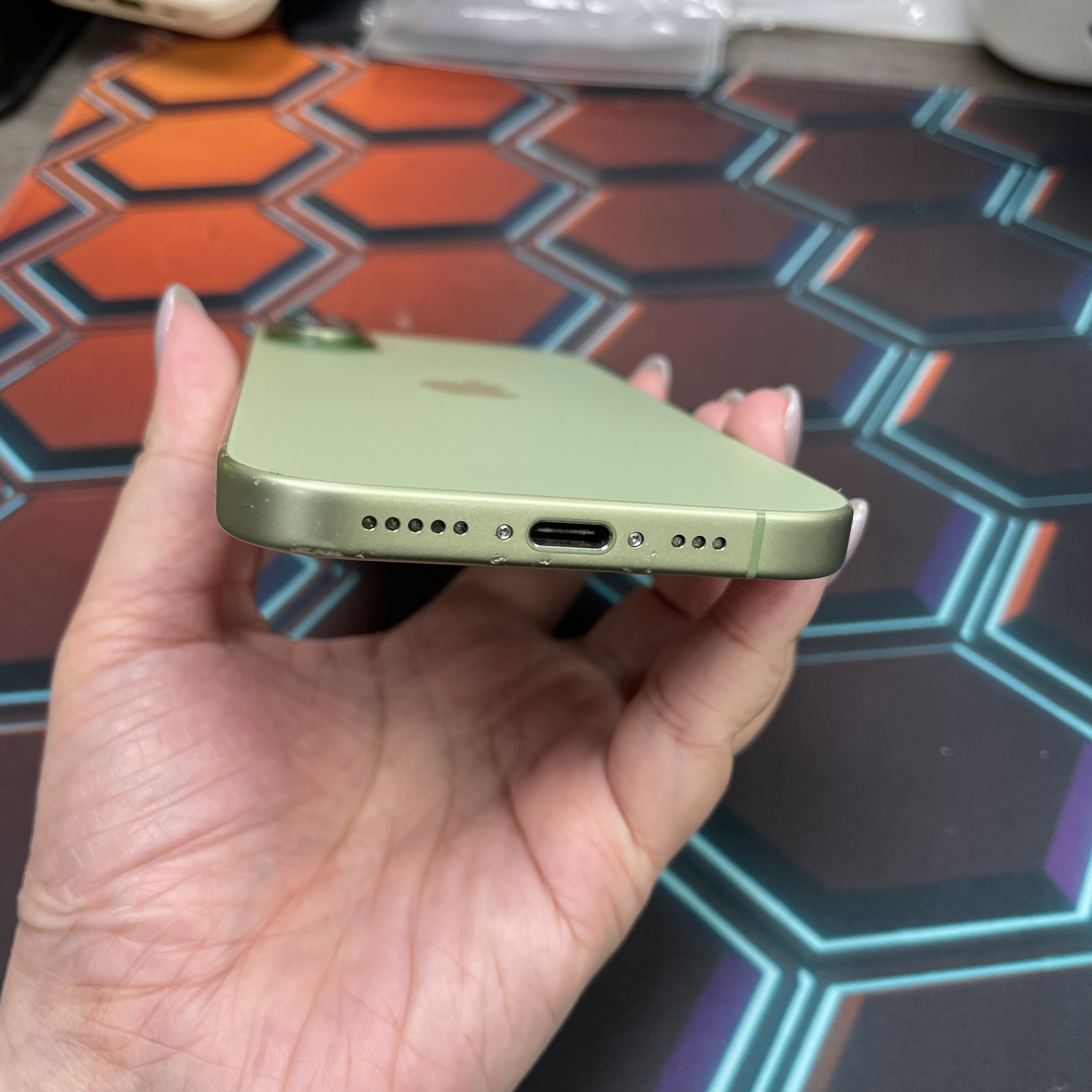 *6824 17 超靚機 256GB 電94 綠色 green