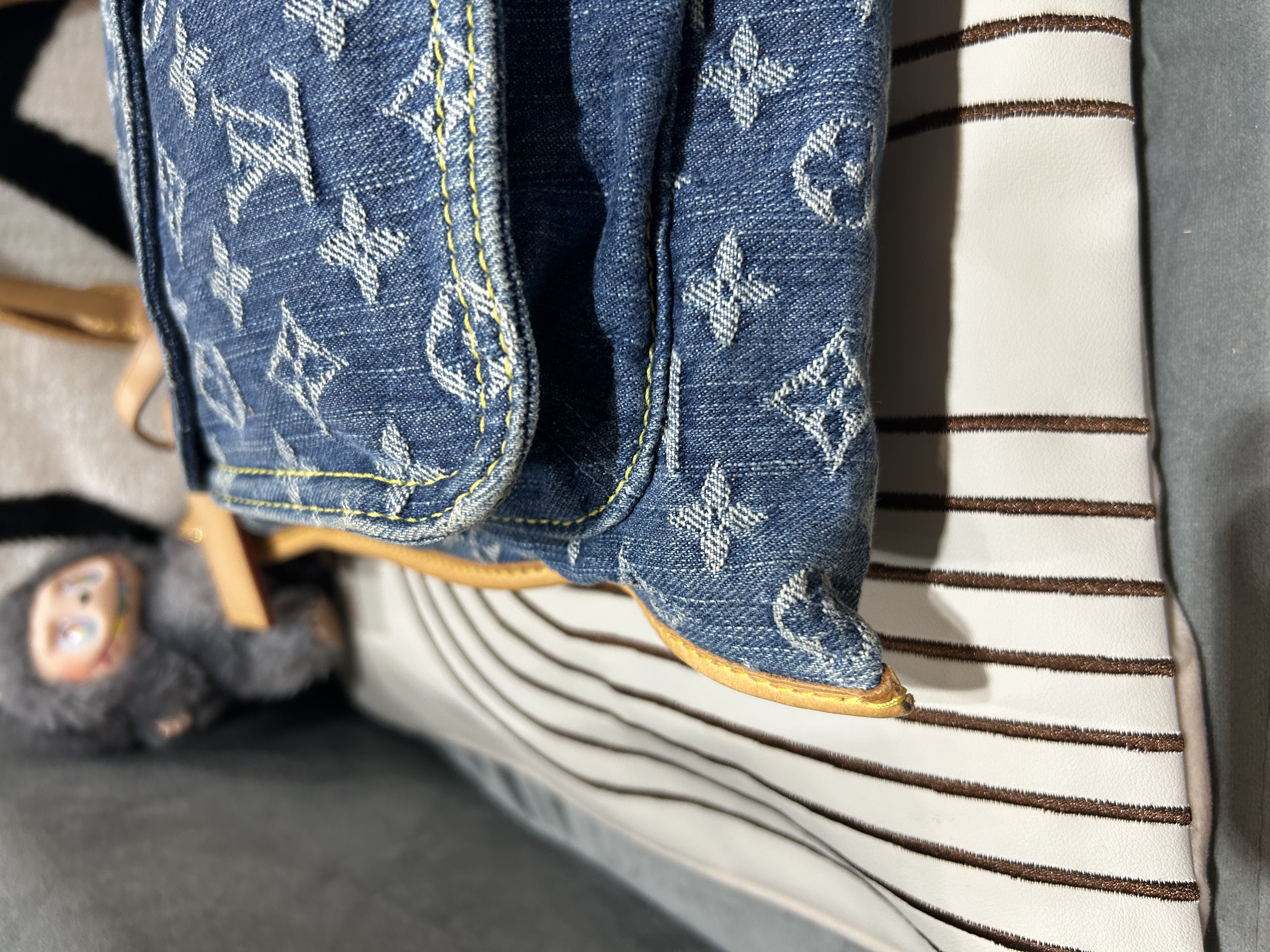 Lv Denim Monogram Flat Shopper 限量版牛仔 M95018 100%Authentic, 95%New ✅Dust bag
