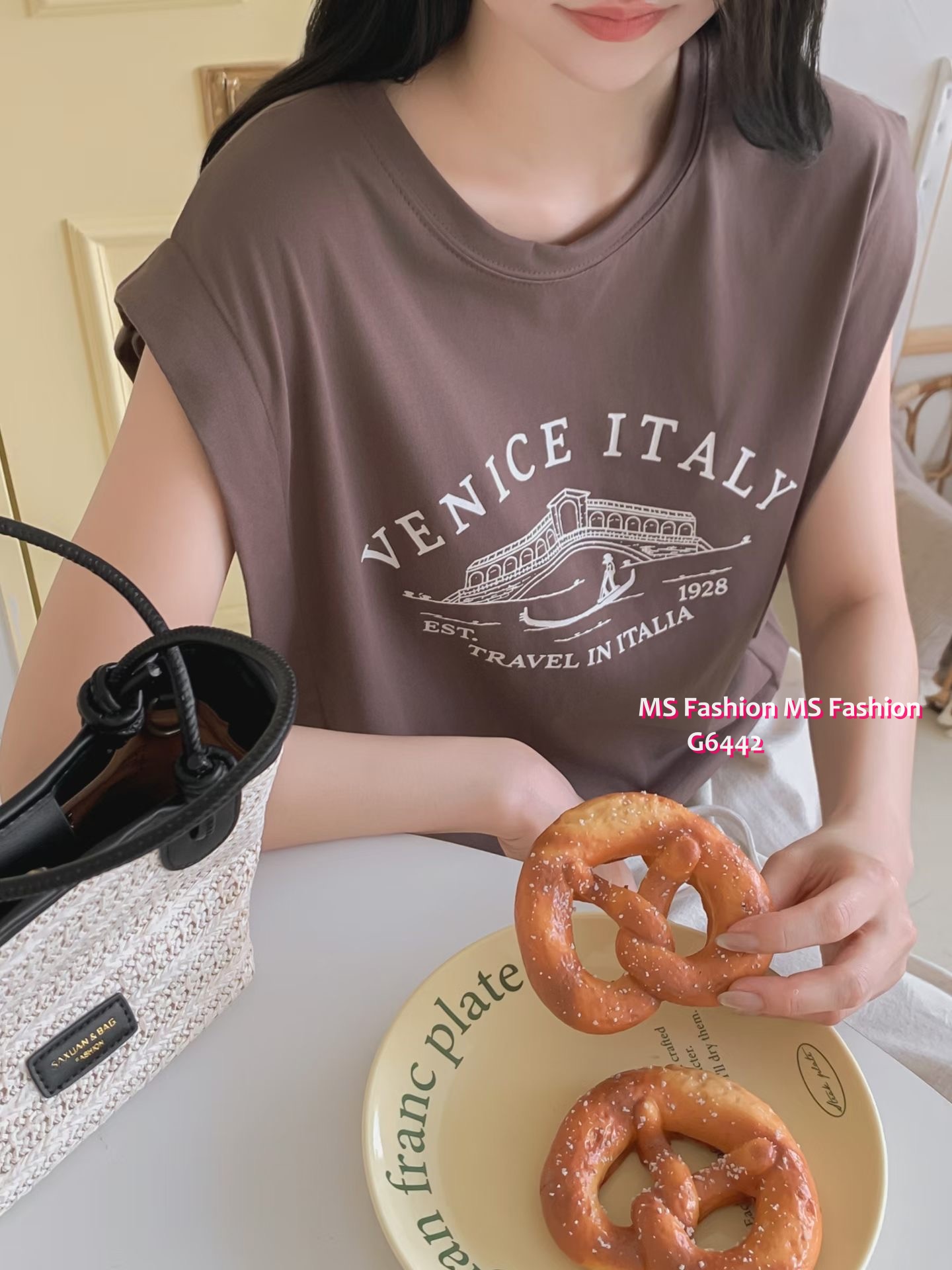 G6442 靚靚字母print top