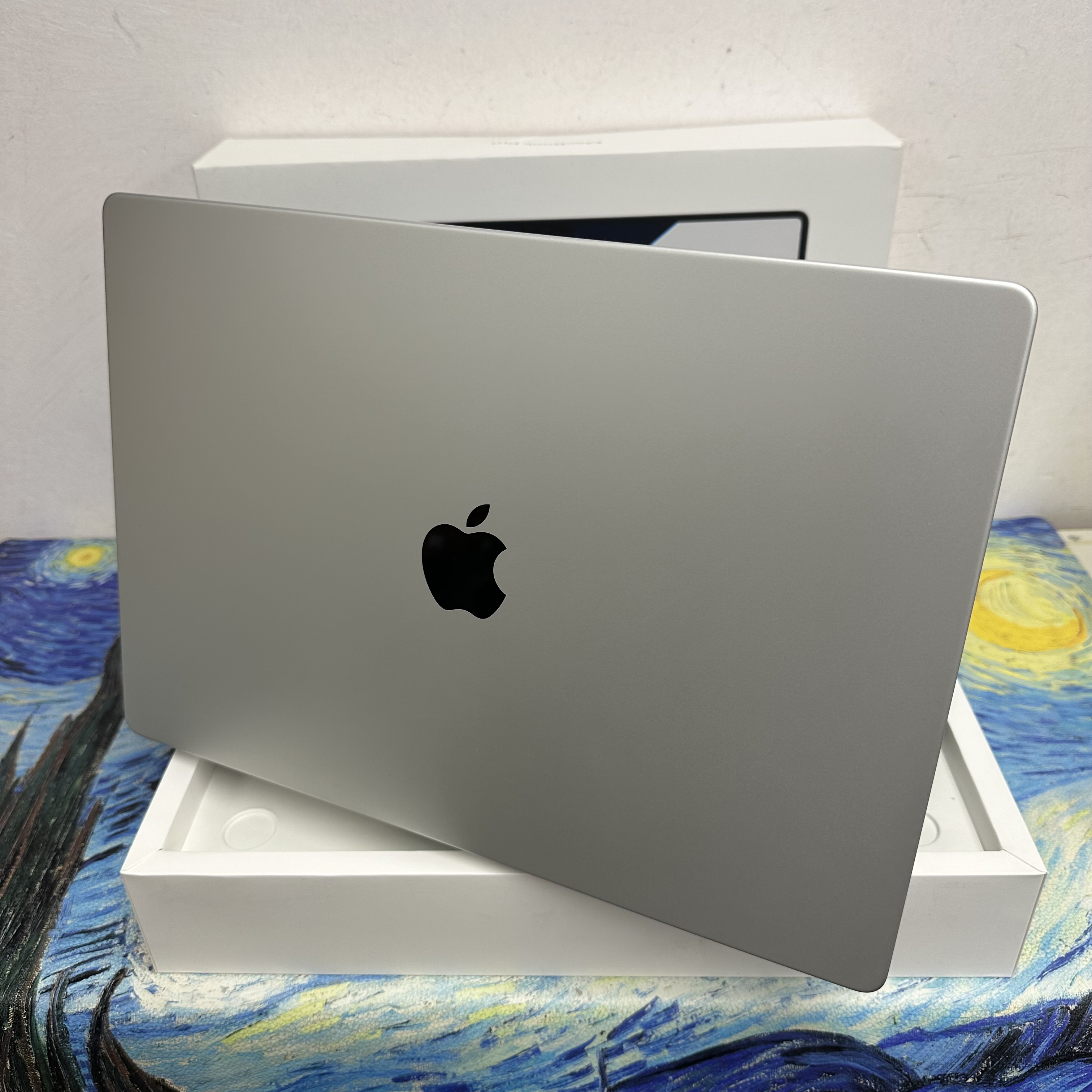 APPLE  MacBook Pro 2021/M1 Pro CPU/16GB Ram/512GB SSD/16核心GPU/10核心 CPU/Liquid Retina XDR Mon/16寸/銀色 / Gaming Laptop / Notebook / Laptop / PC / Movie / Netflix / Premium /