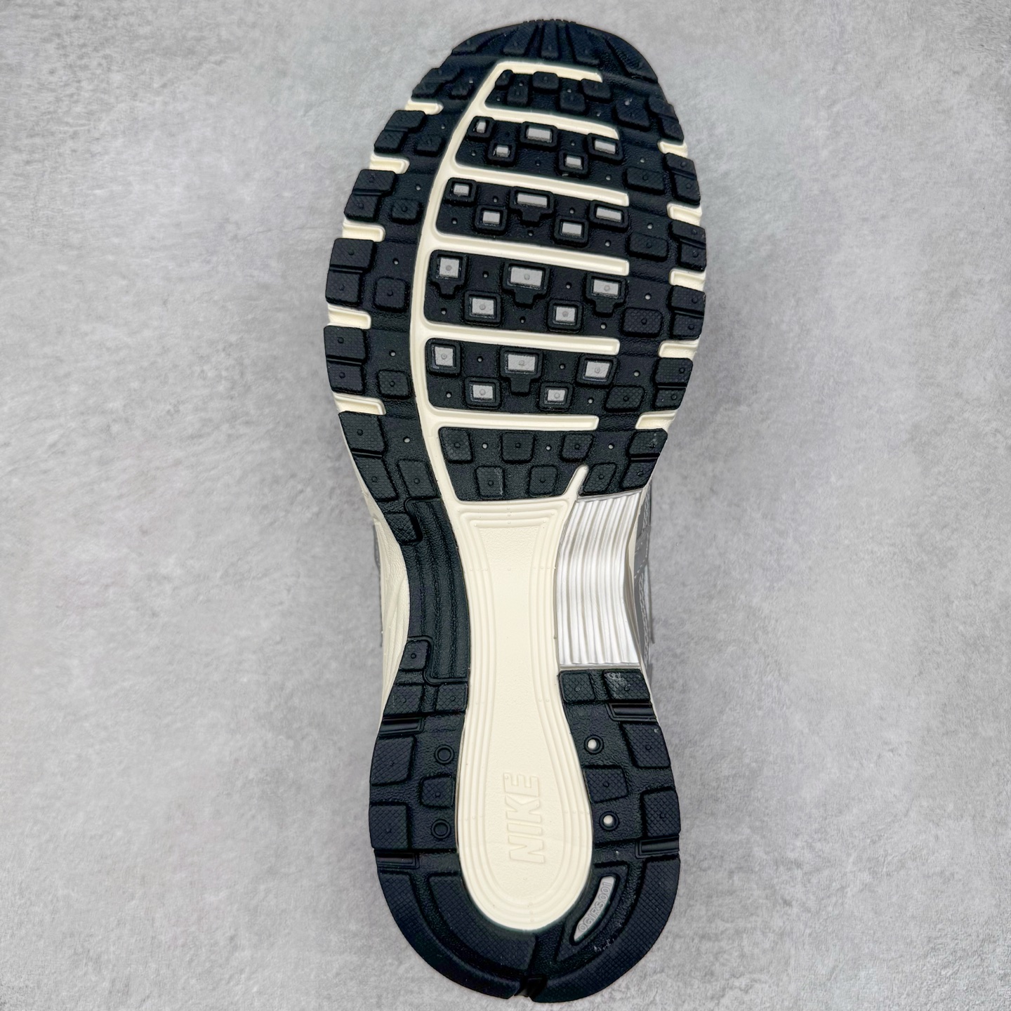 Nike P-6000 CD6404-105  