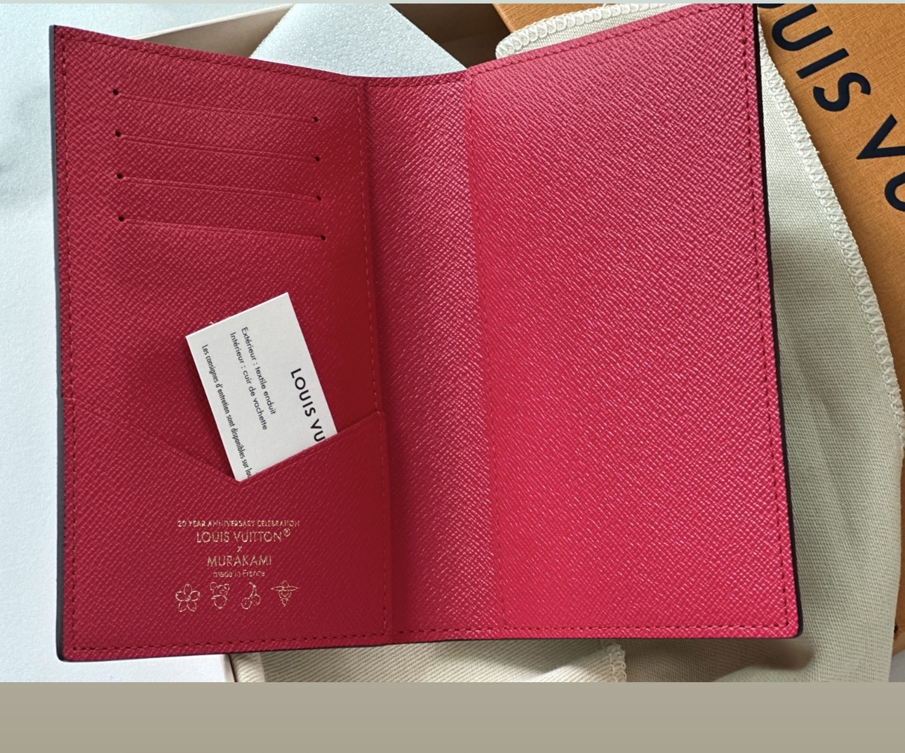 Louis Vuitton 村上隆限量版 Passport 套