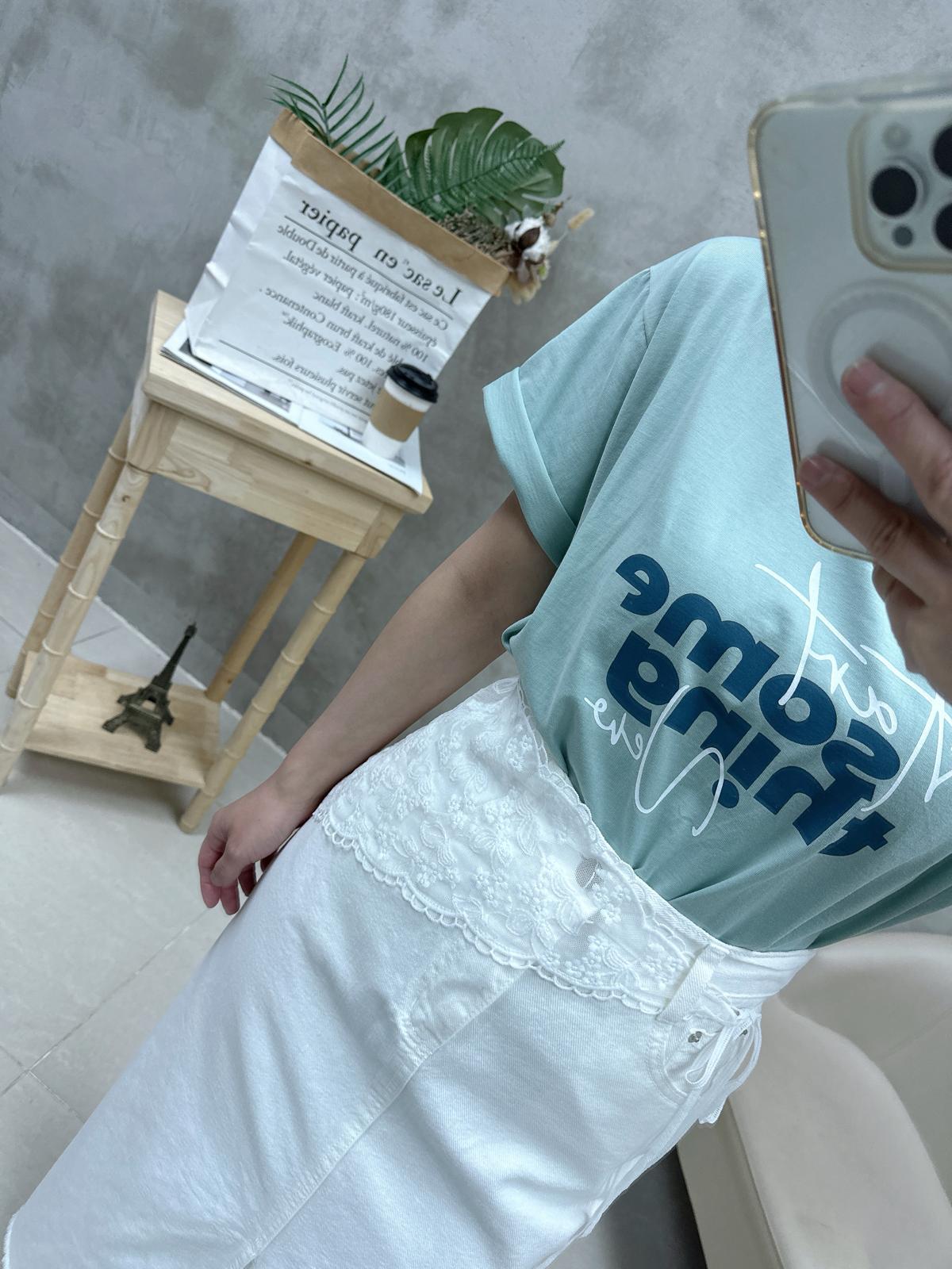 P12 彩色英文字Print Tee