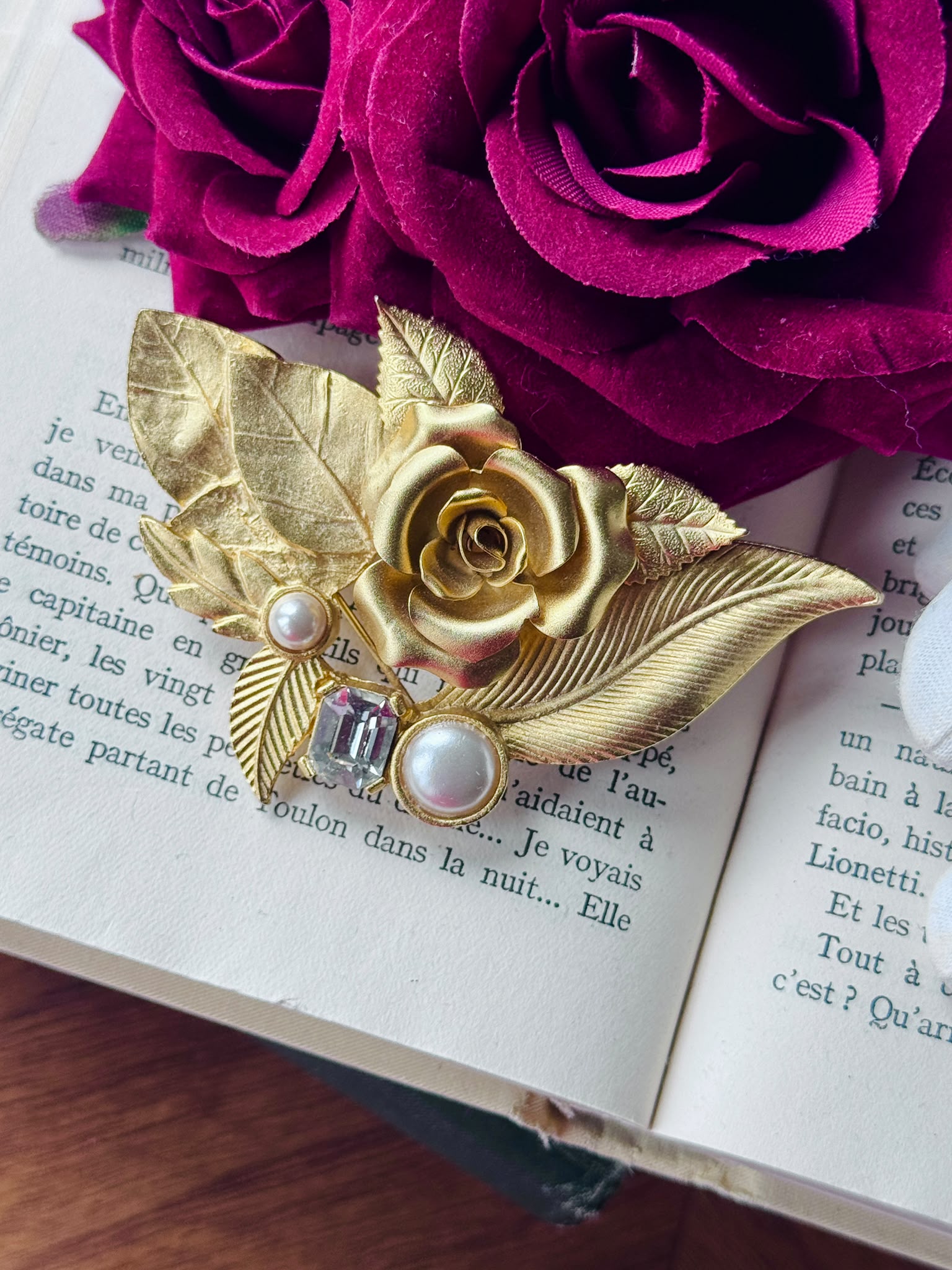 C.a. 1980s Champagne Gold Tone Rose Statement Brooch (MT2589-20)