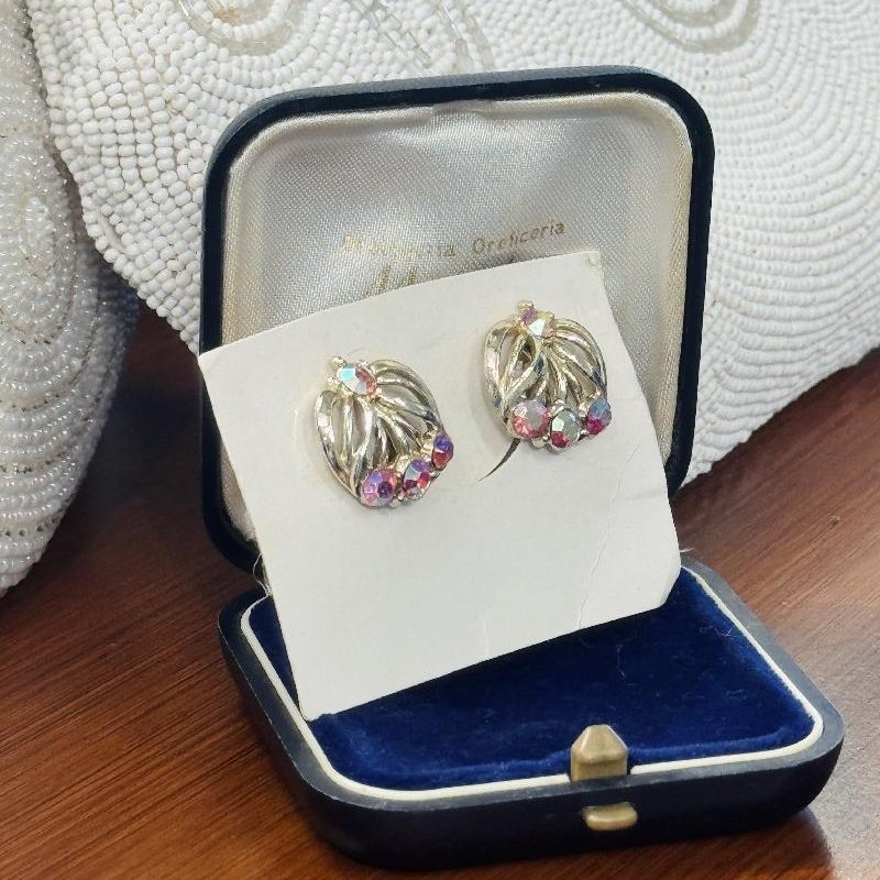 Vintage 1950s New Old Stock Canada Silver Tone Floral Rhinestone Screw-back Earrings (MT1579-2)