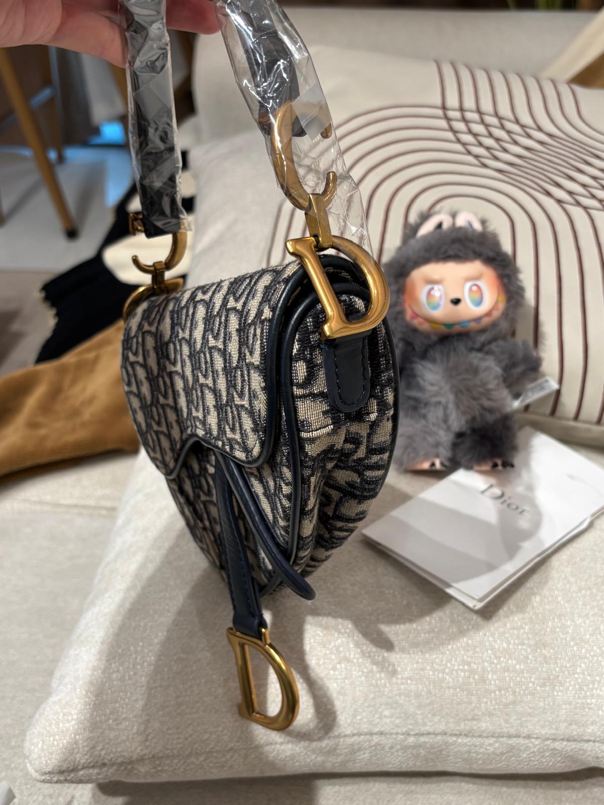 Dior saddle mini Shoulder bag 100%Authentic,95%new ✅收據✅ certificate ✅dust bag
