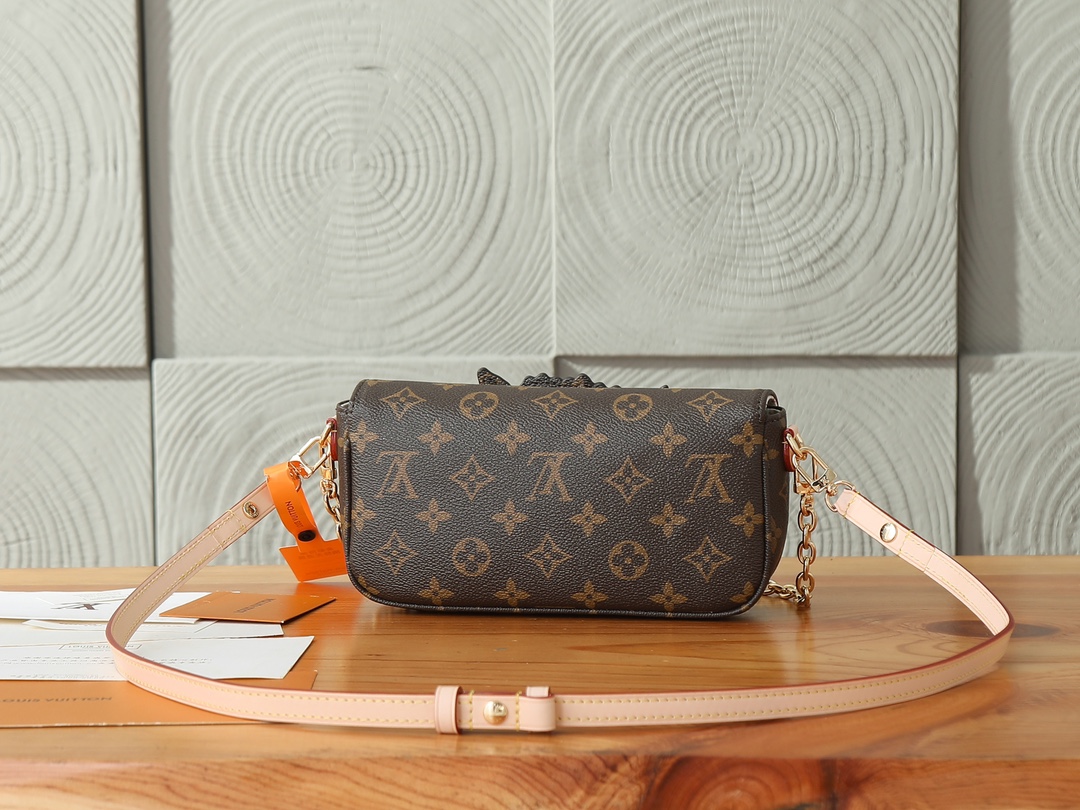 LV Louis Vuitton Travels with Grace Coddington