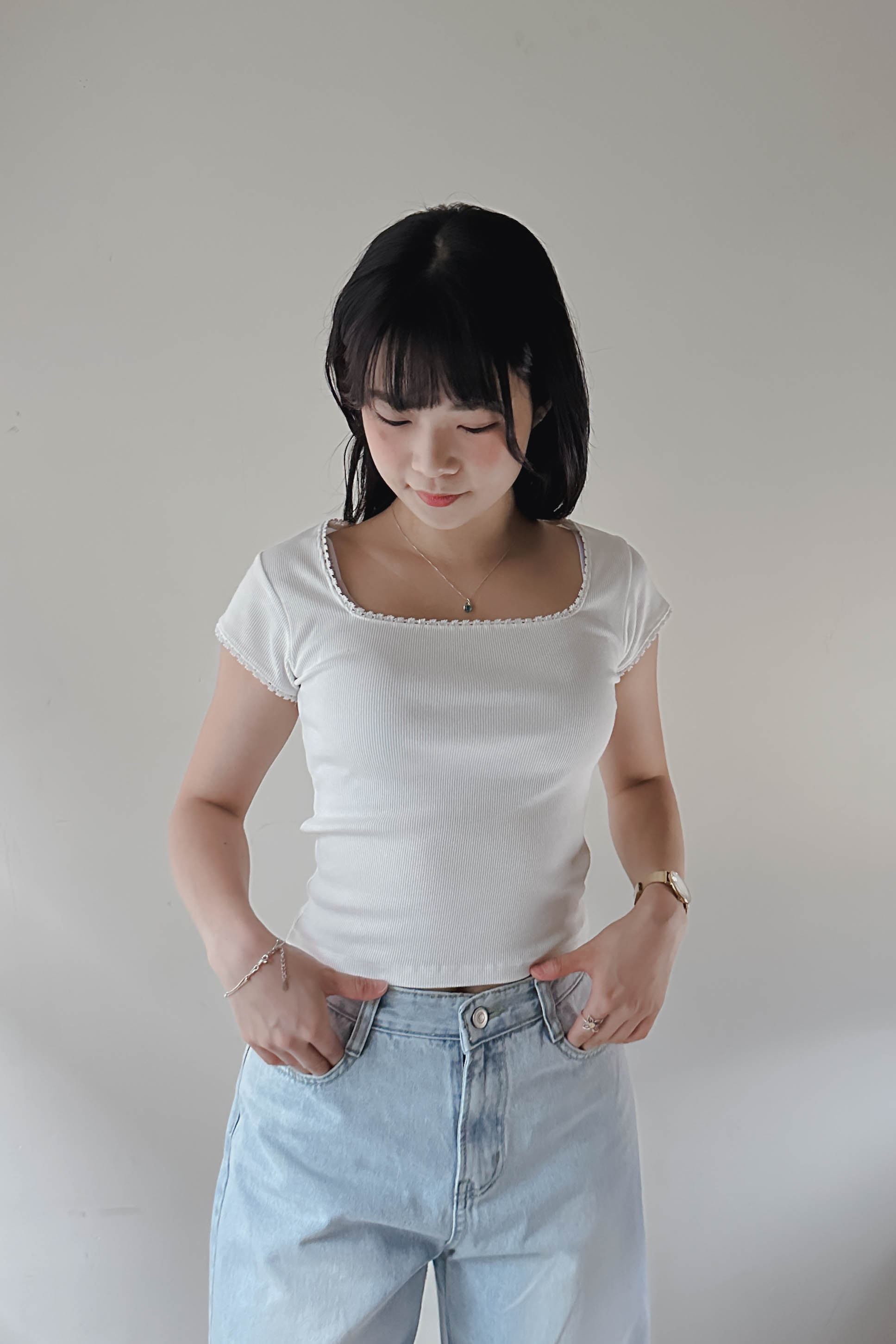 方領小花邊Crop Top (兩色)