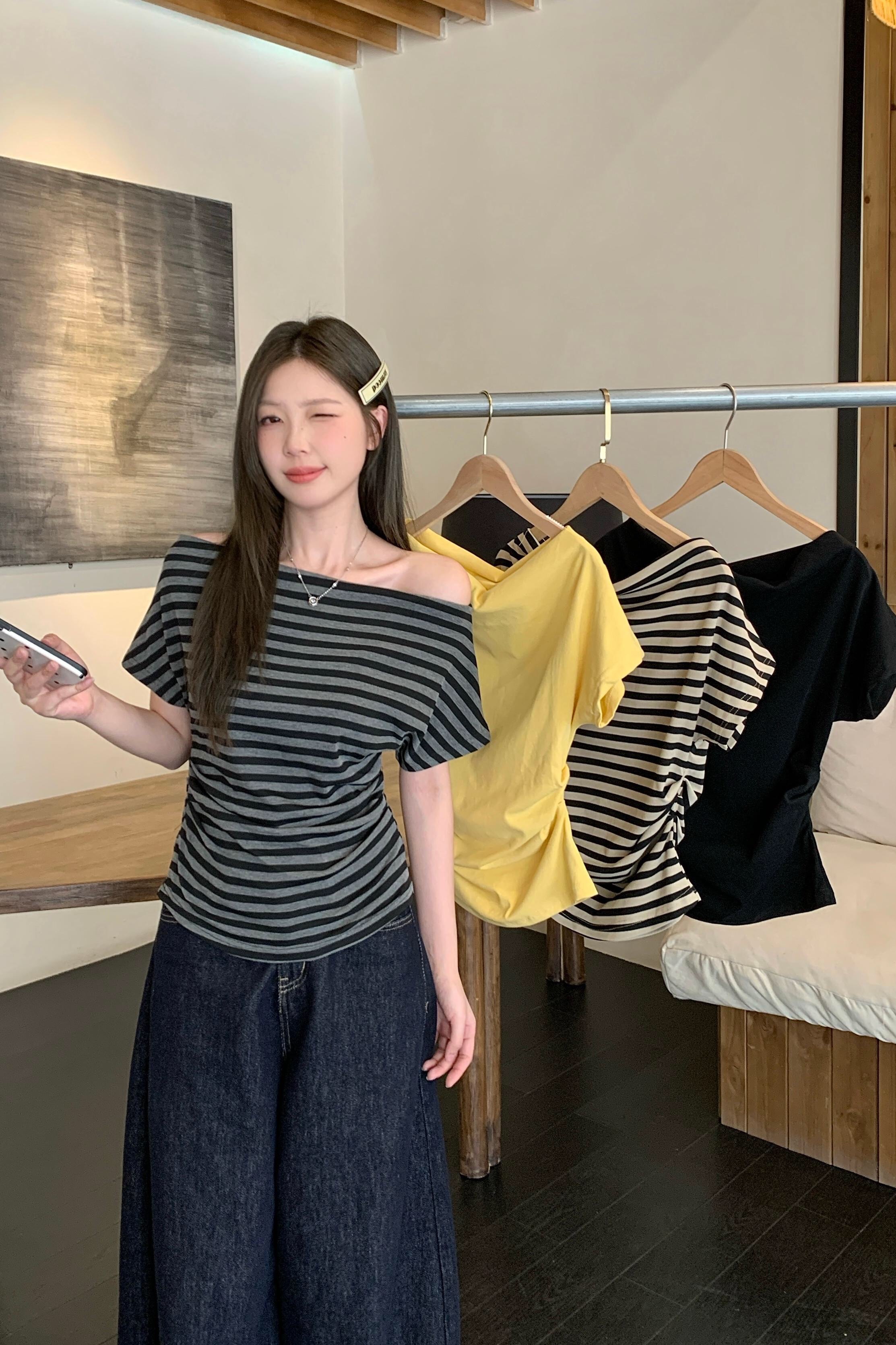 B222(5073) 韩版纯欲风一字肩斜领腰褶皱纯色或条纹4色上衣