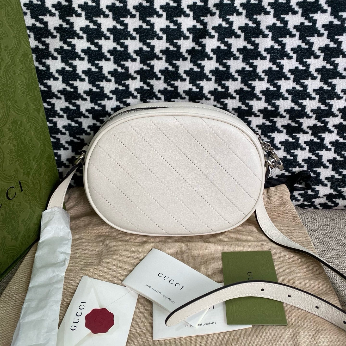 【預訂貨品】Gucci白色相機包👜黑標 